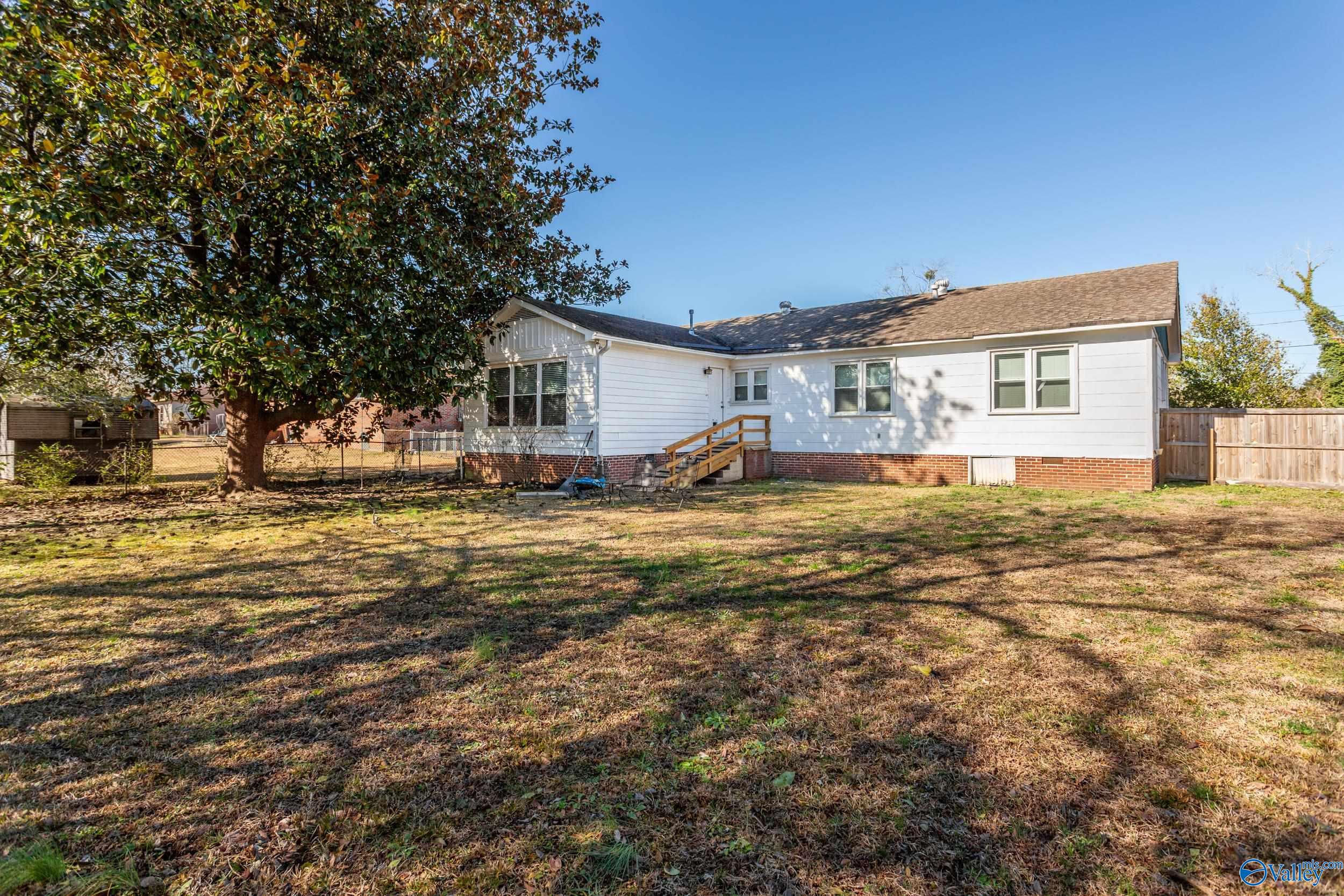 600 Crestview Drive