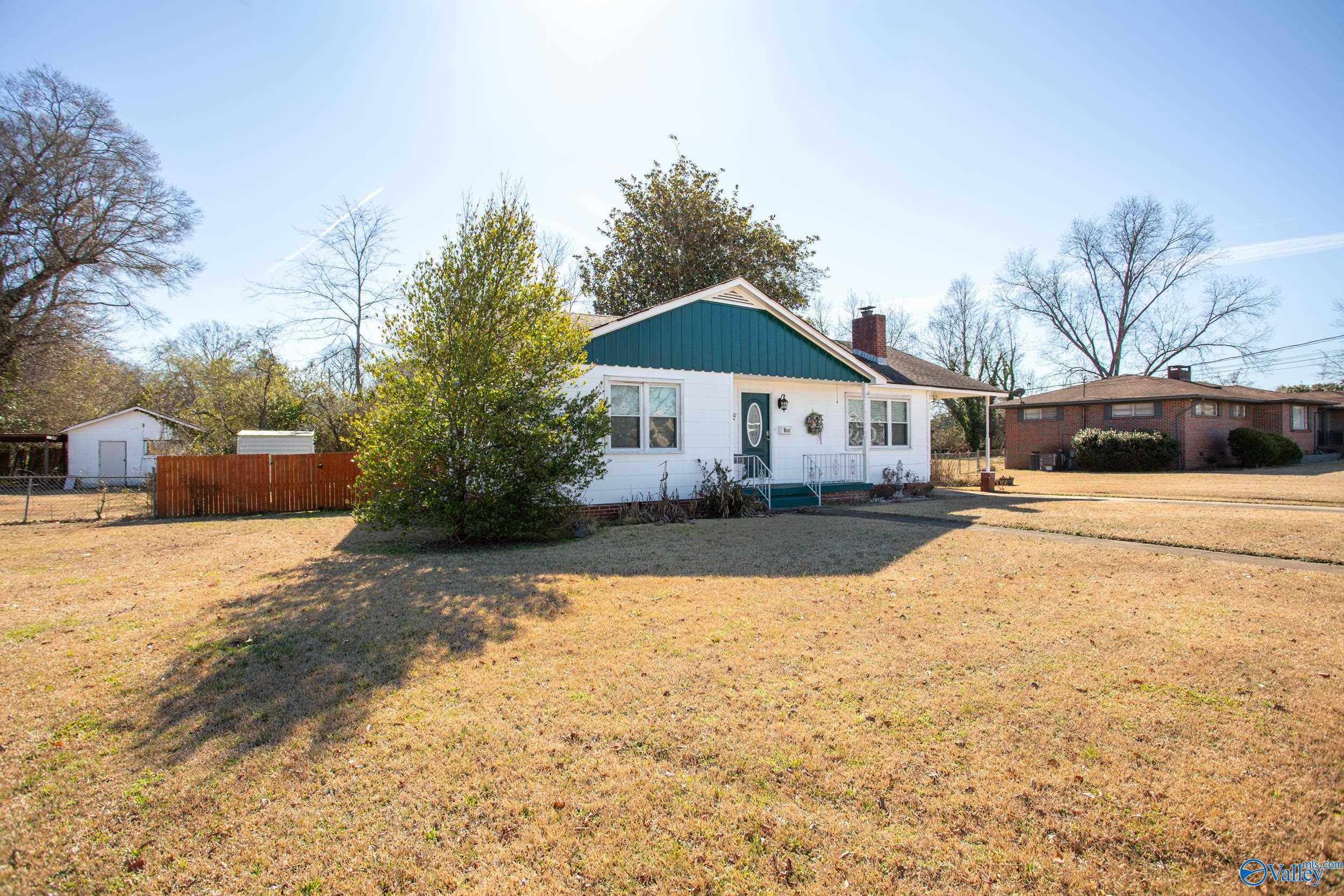 600 Crestview Drive