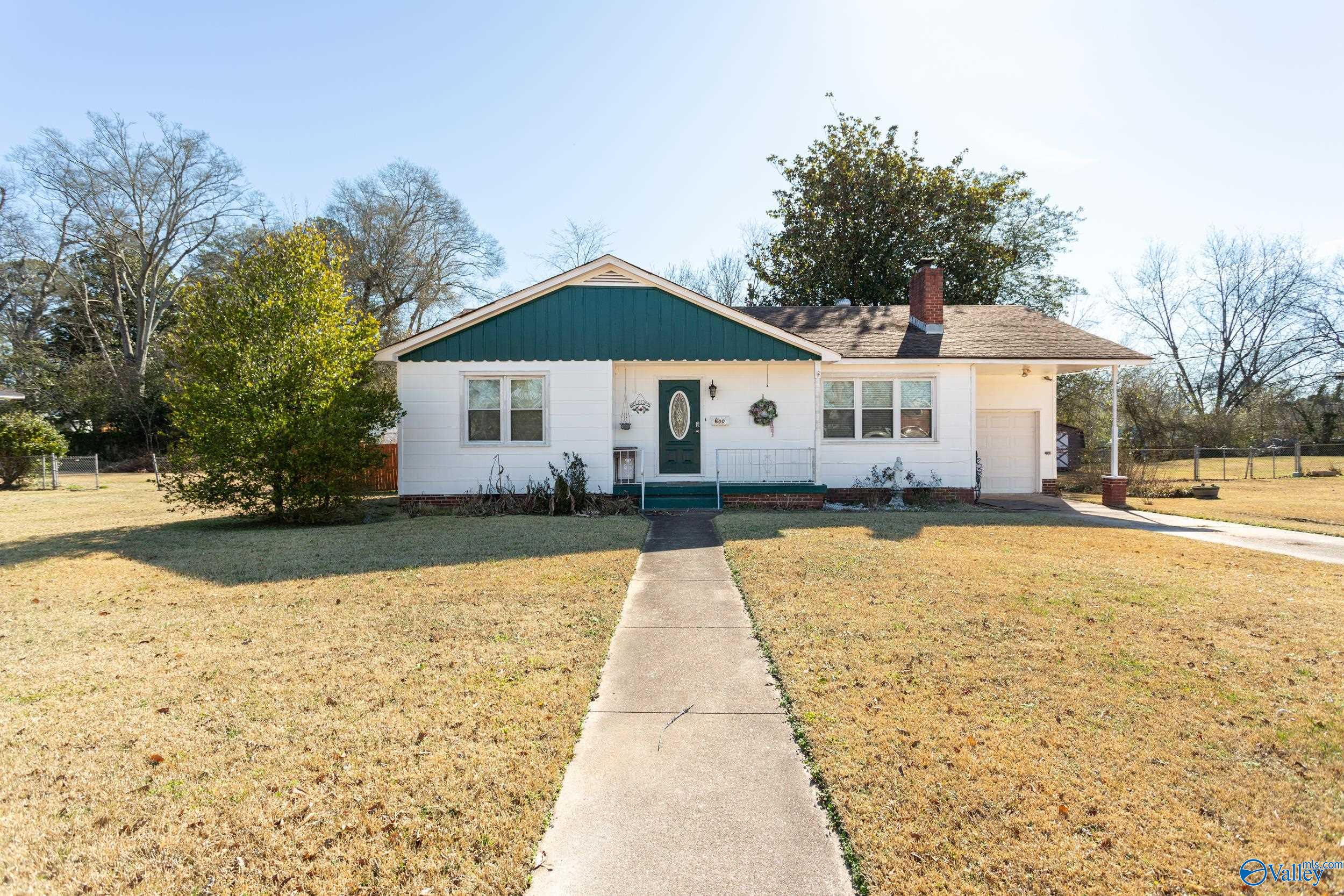 600 Crestview Drive
