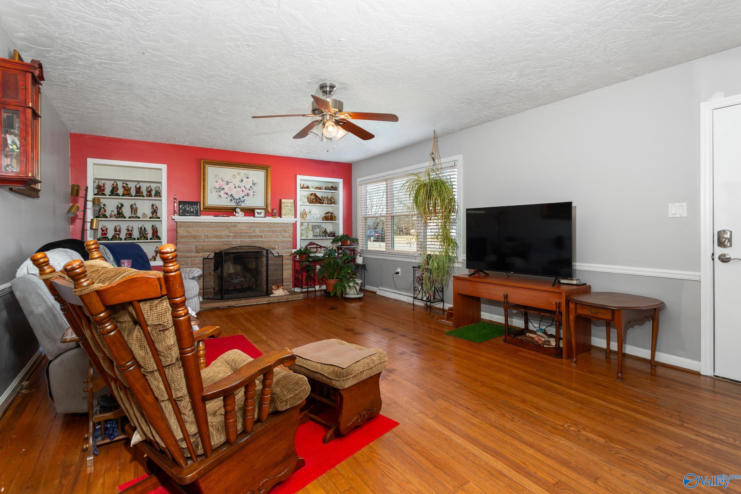 600 Crestview Drive