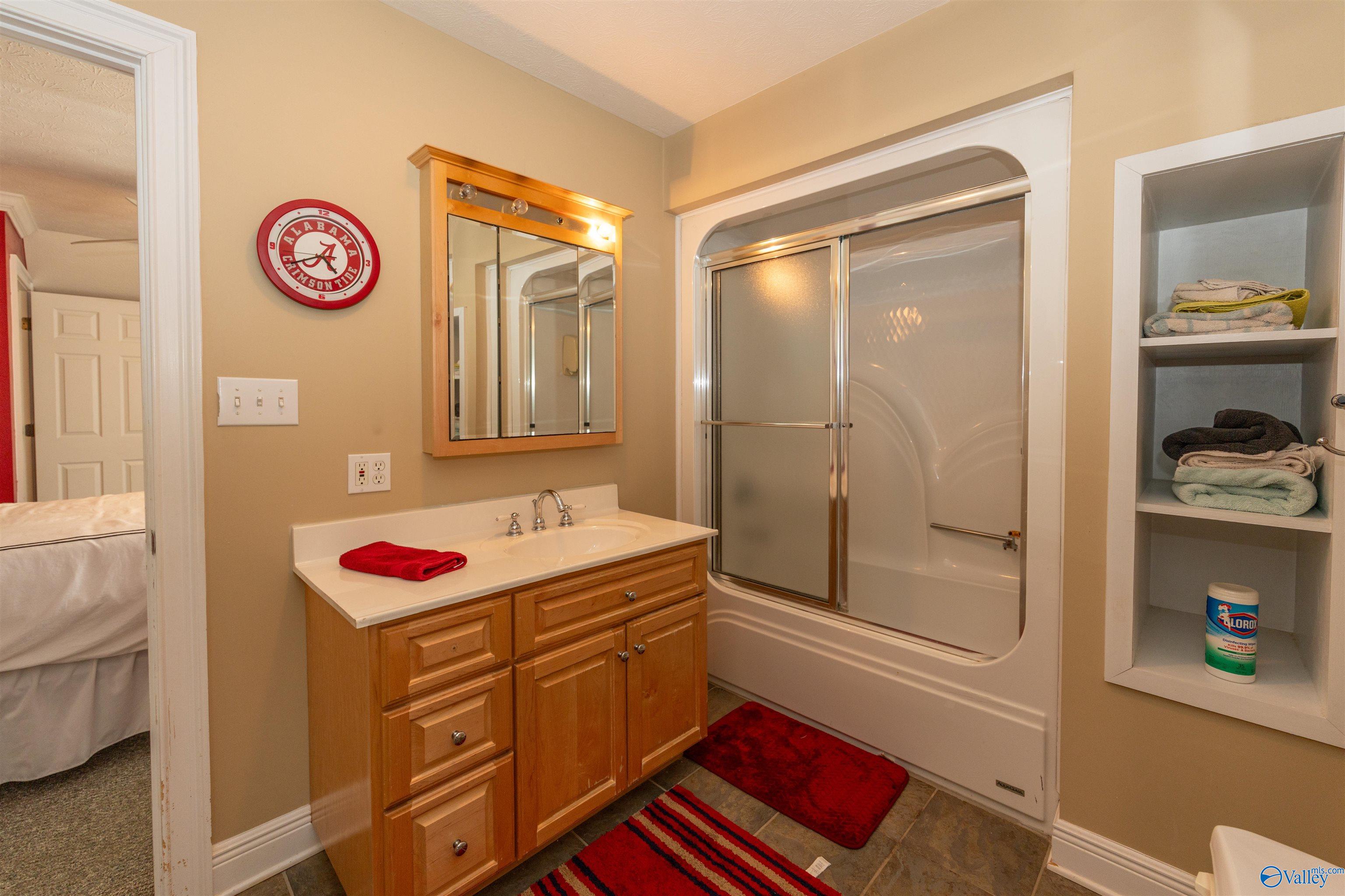 1252 Canoe Creek Road