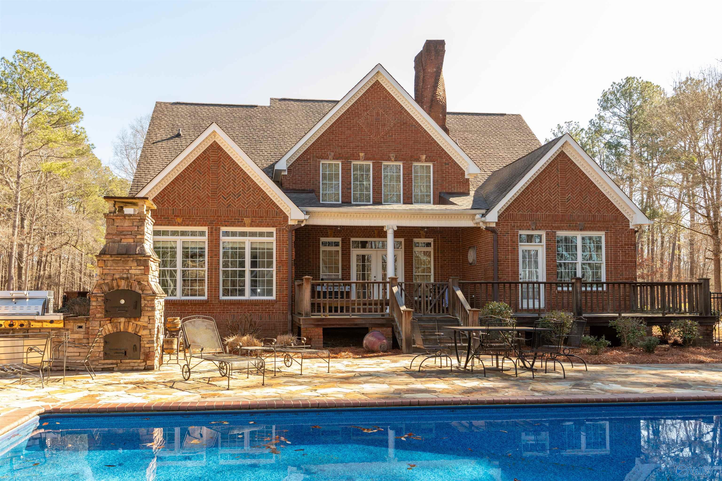 1252 Canoe Creek Road