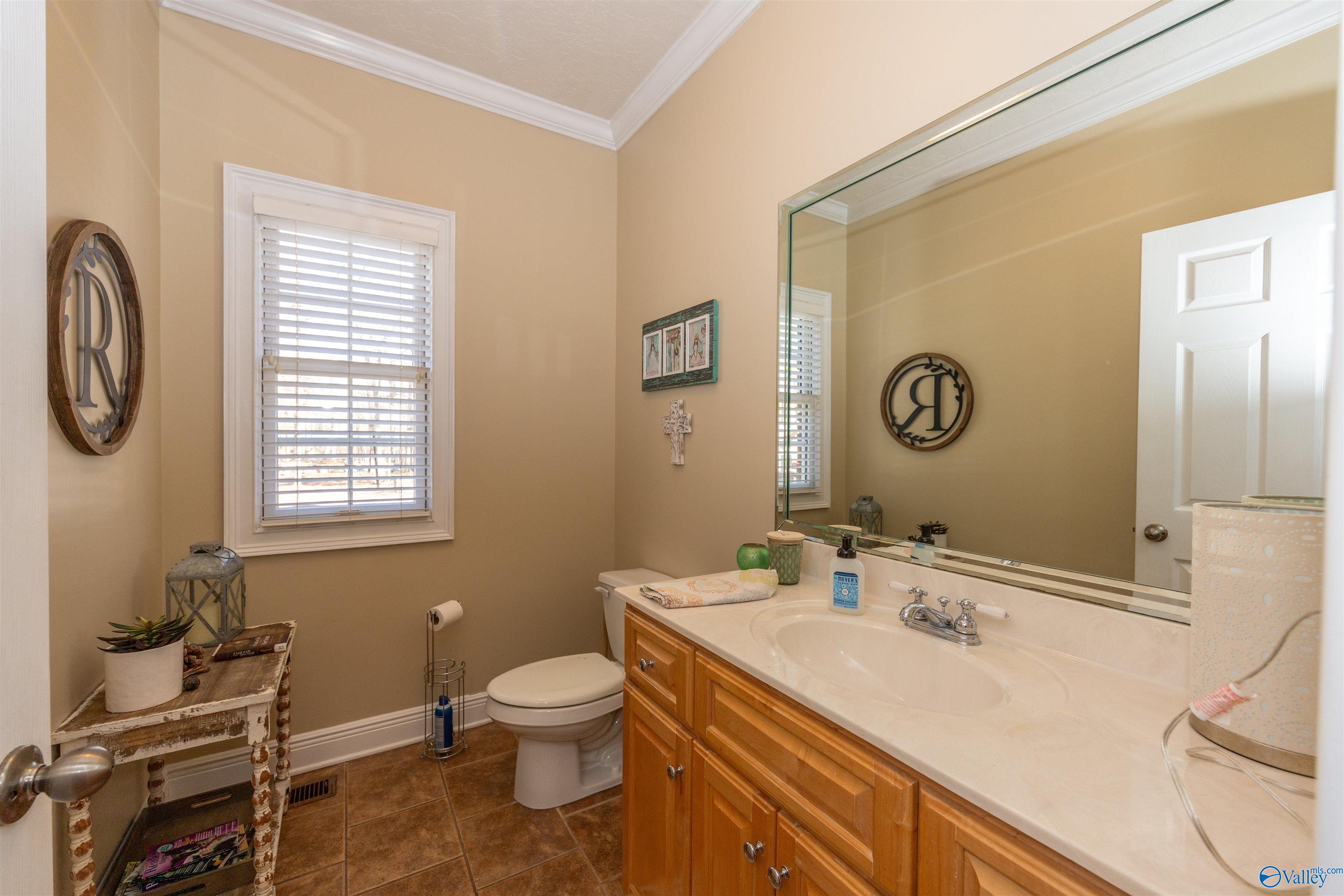 1252 Canoe Creek Road