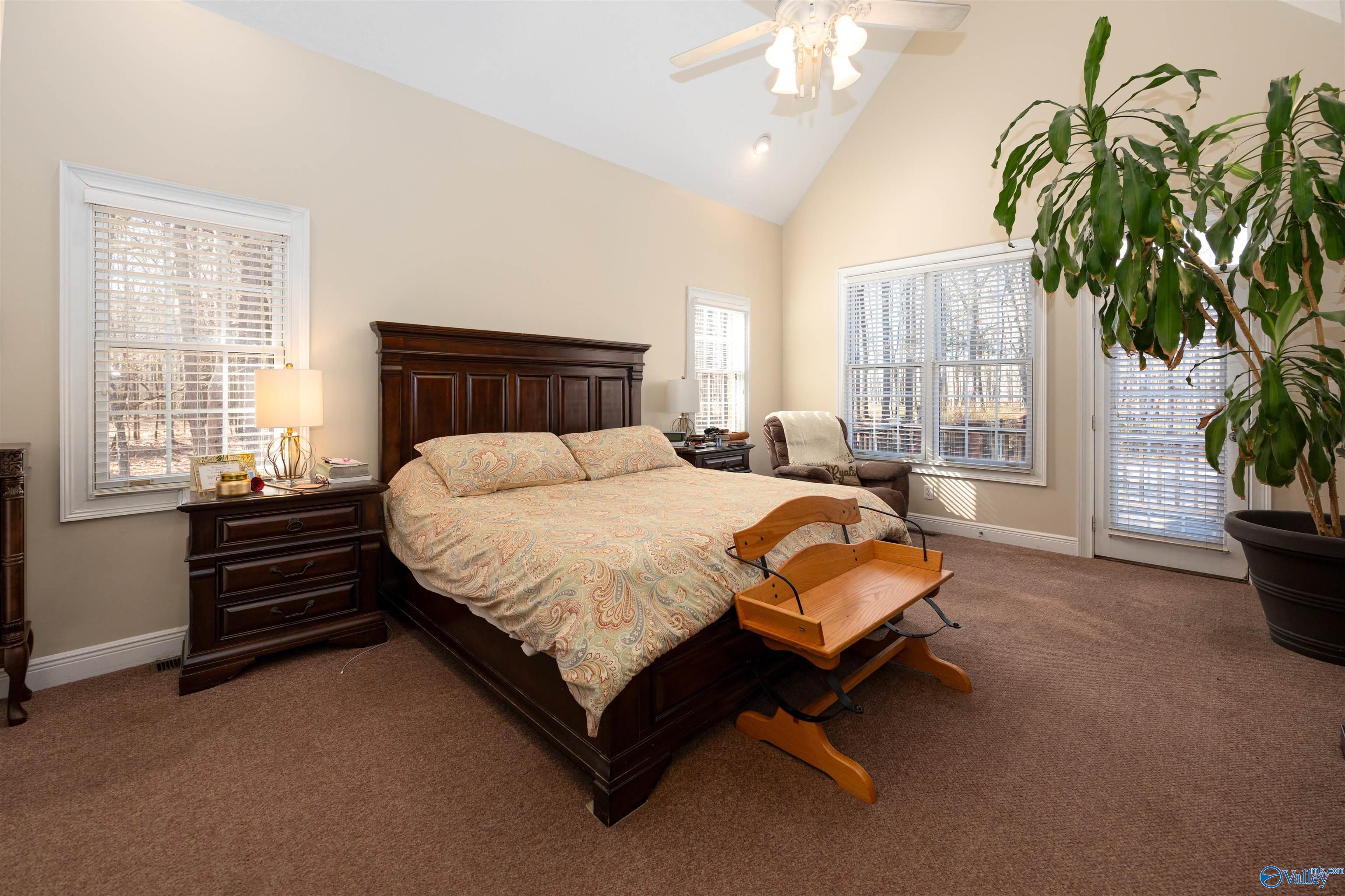 1252 Canoe Creek Road