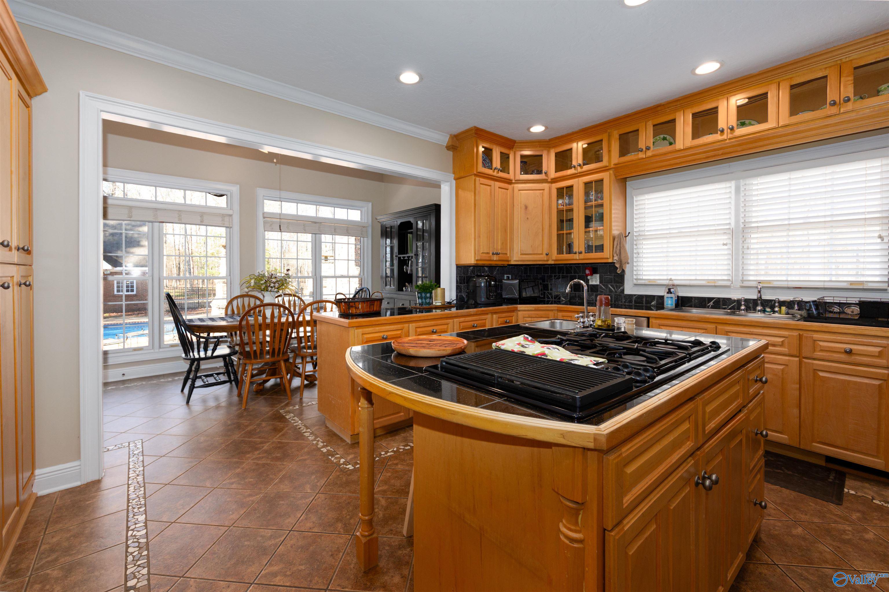 1252 Canoe Creek Road