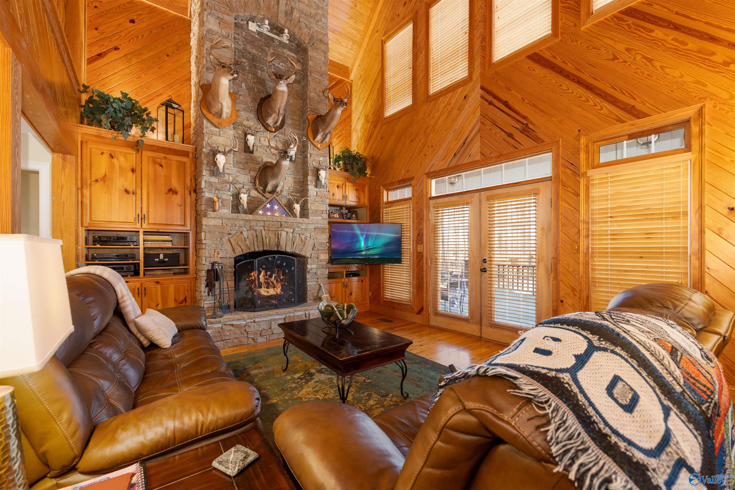 1252 Canoe Creek Road