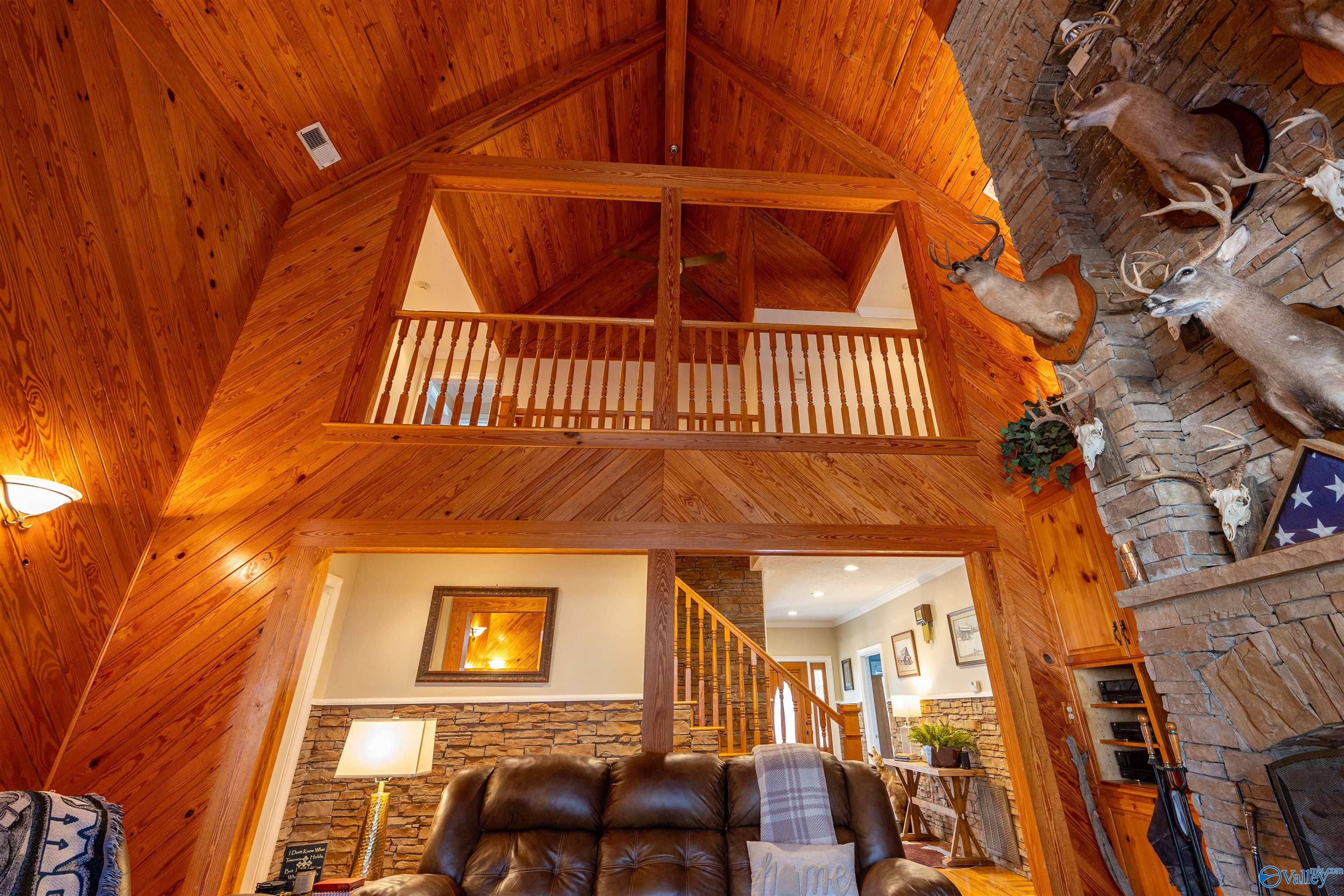 1252 Canoe Creek Road