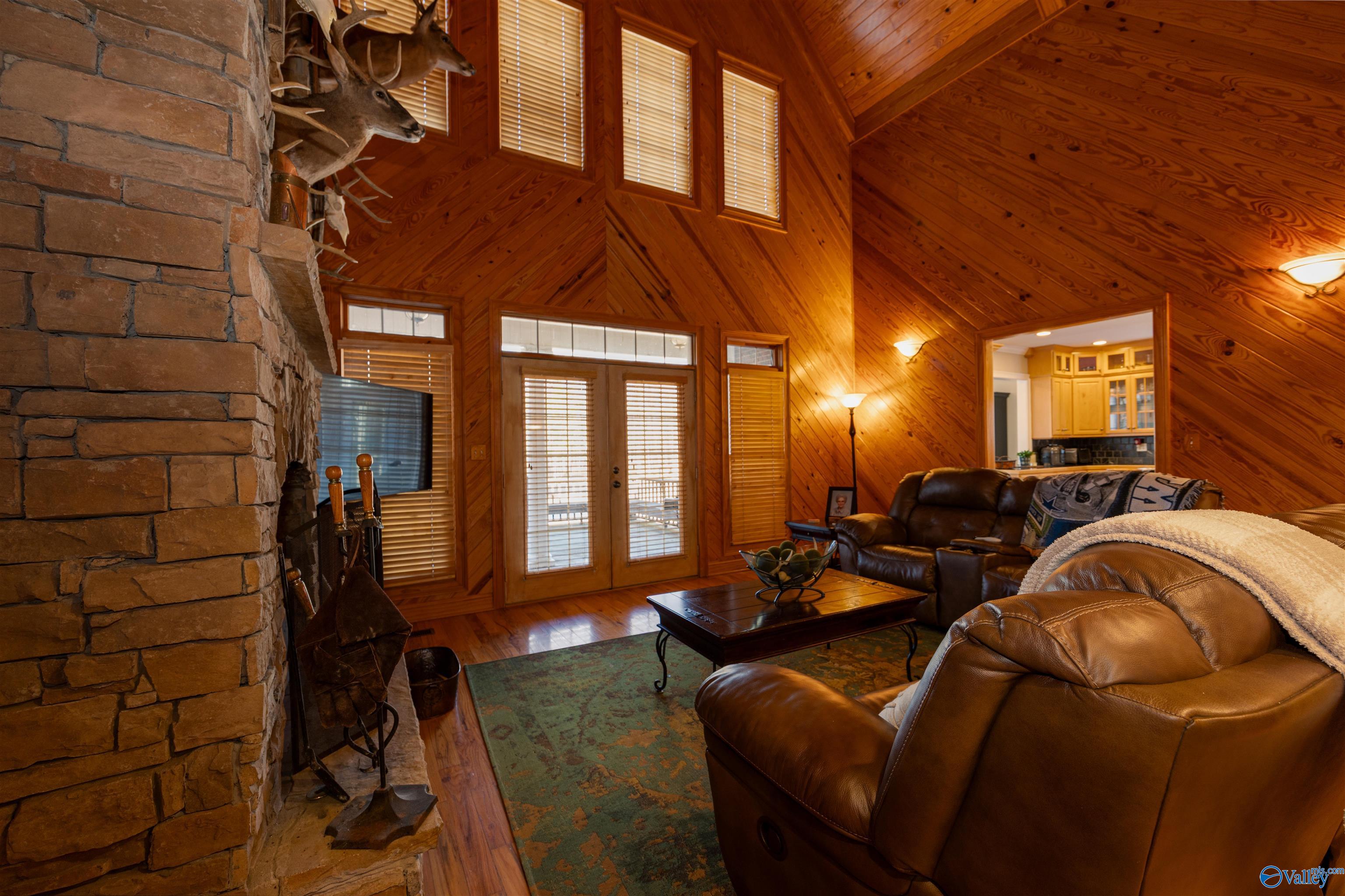 1252 Canoe Creek Road