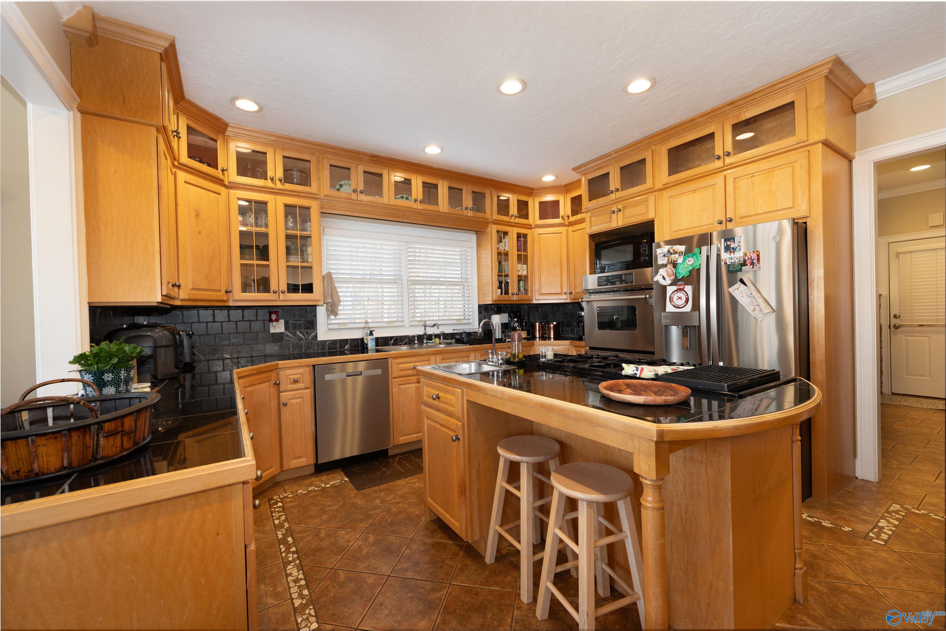 1252 Canoe Creek Road