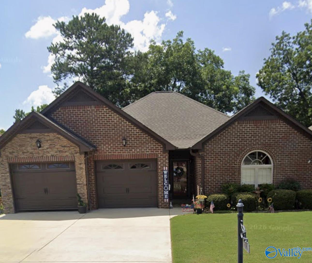 174 Glen Oaks Circle