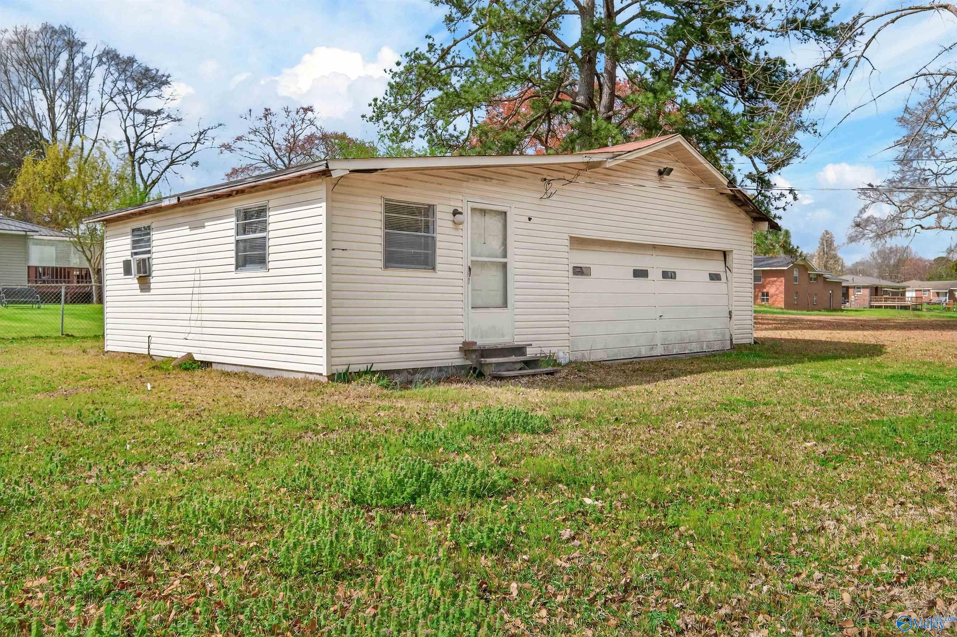 1207 Larrydale Drive