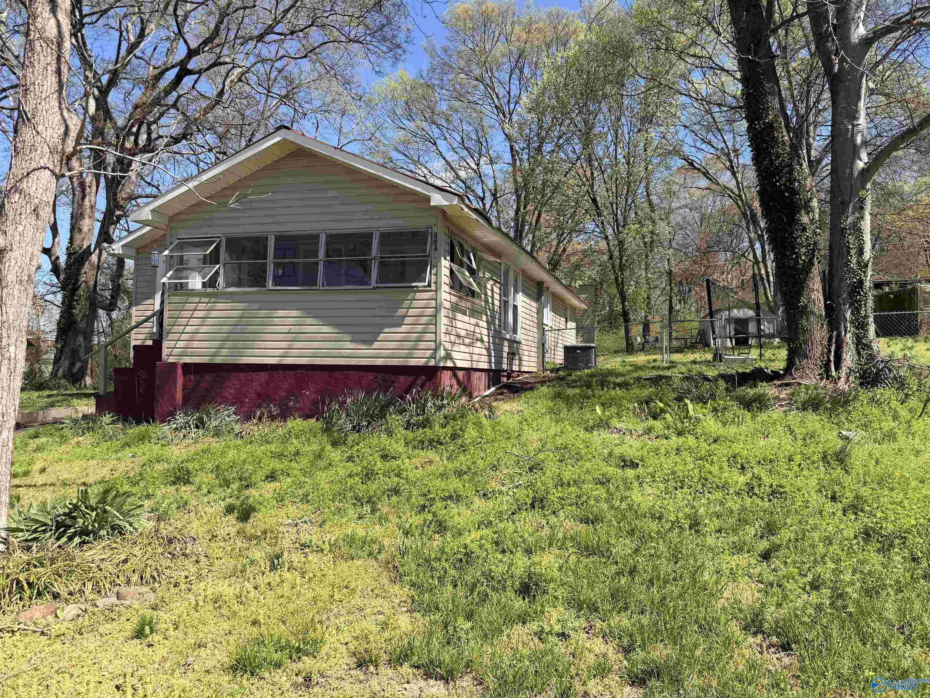 106 W Kyle Place