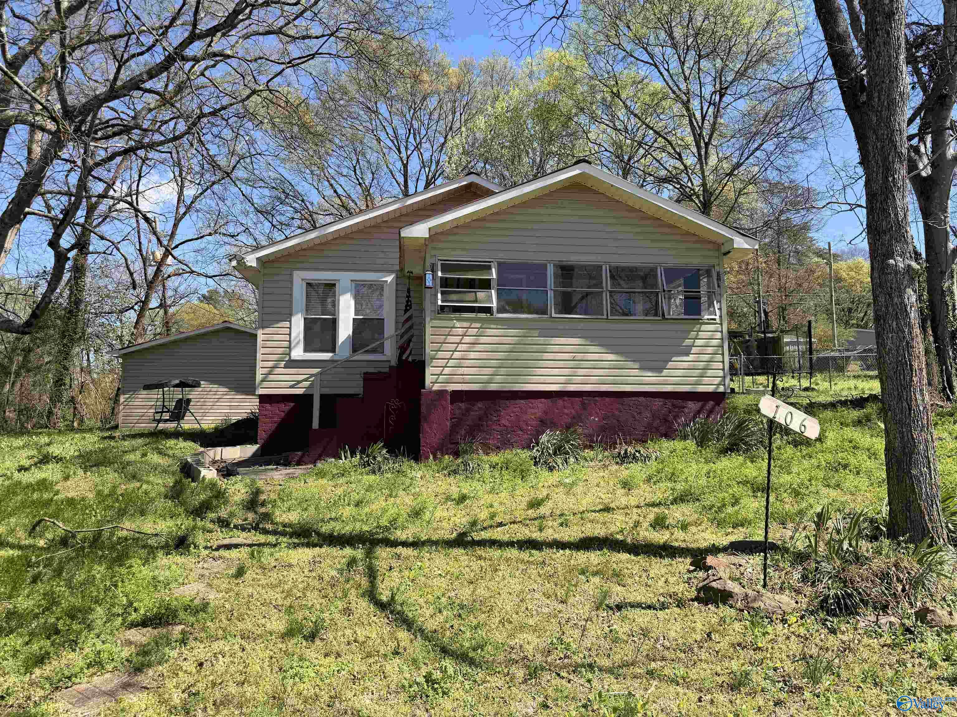 106 W Kyle Place