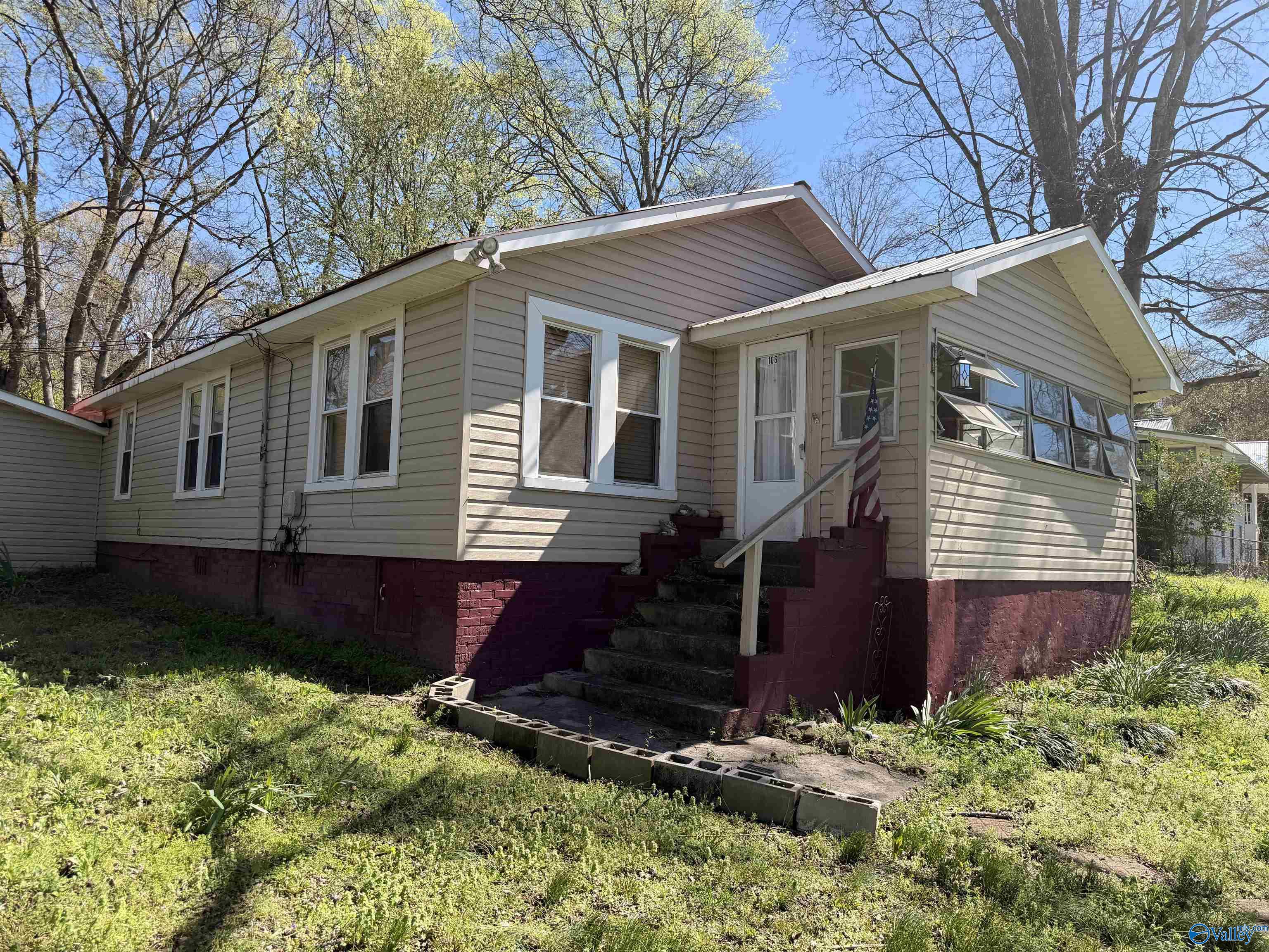 106 W Kyle Place