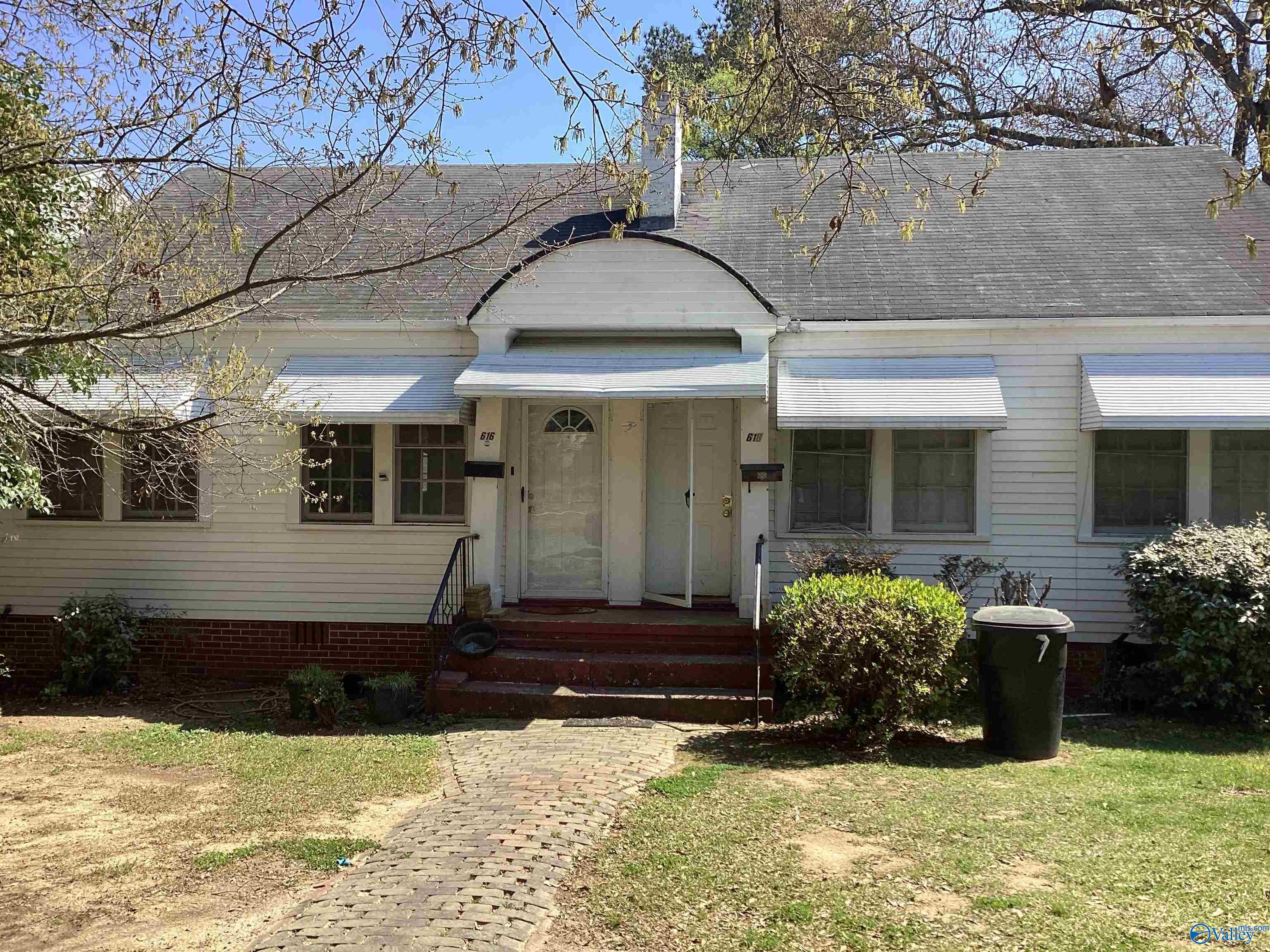 618 Newton Street