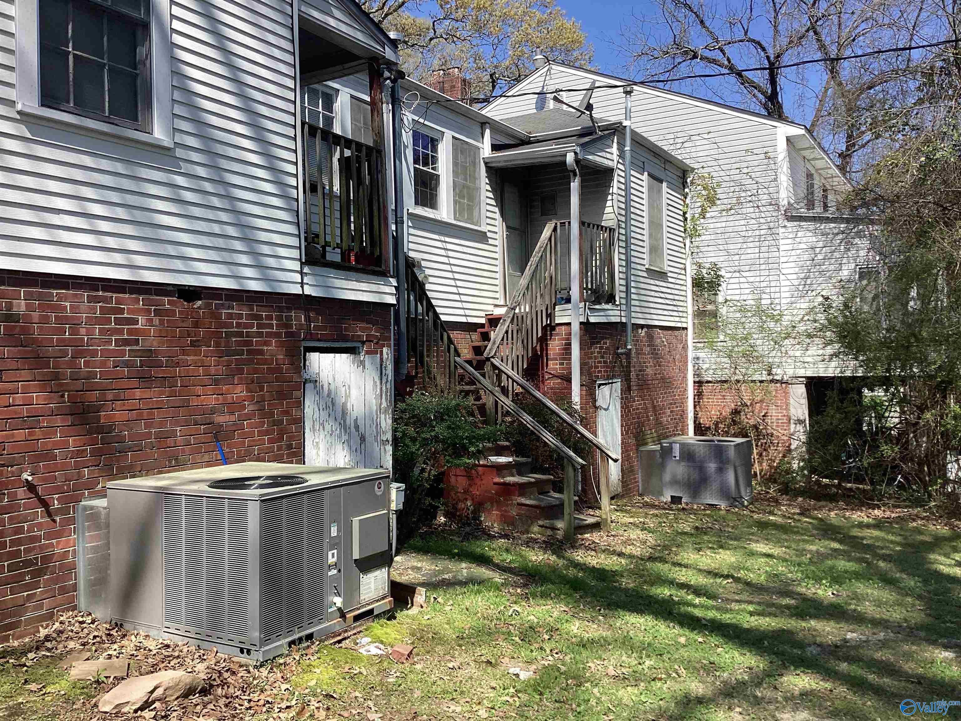 618 Newton Street