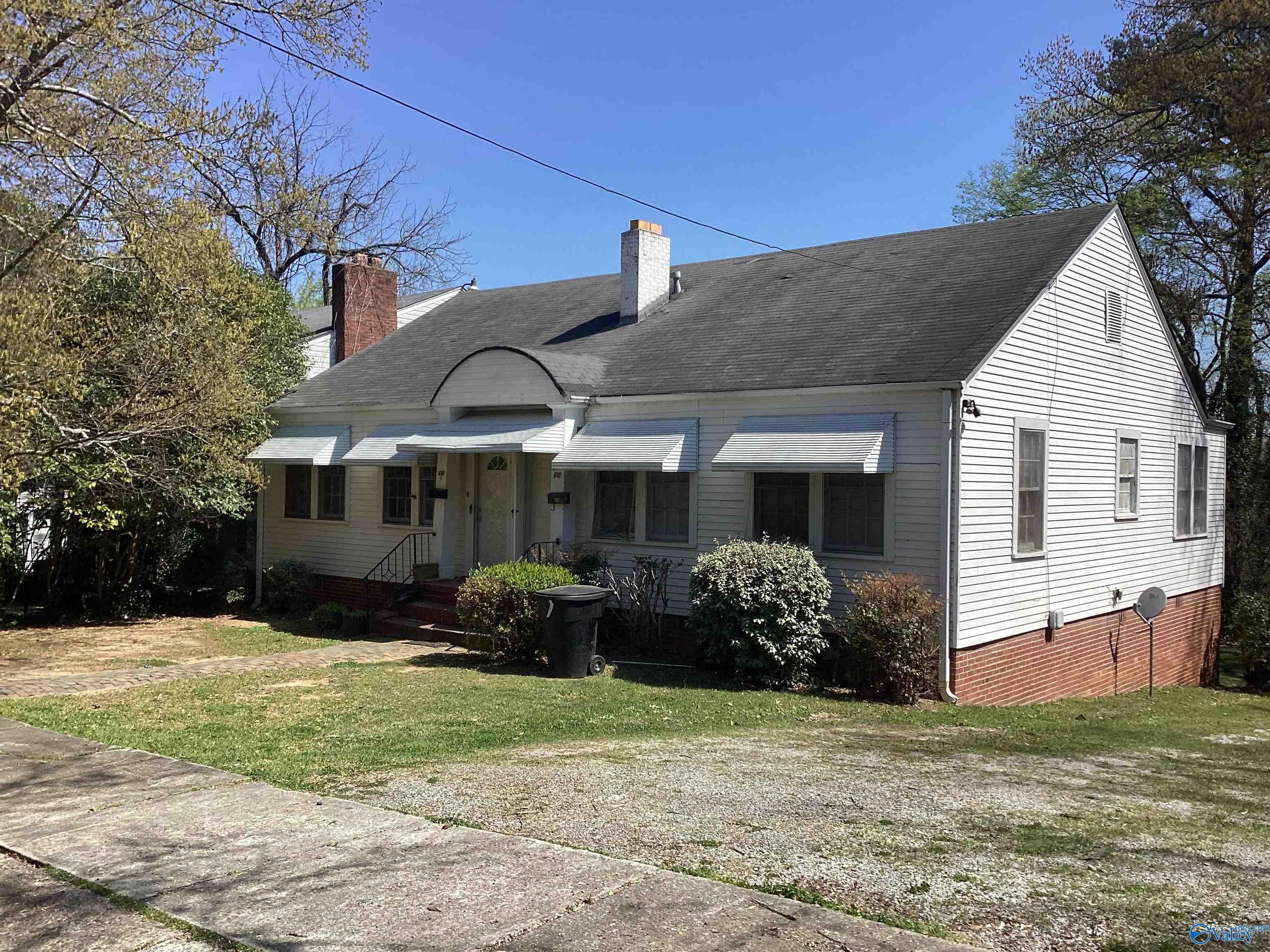 618 Newton Street