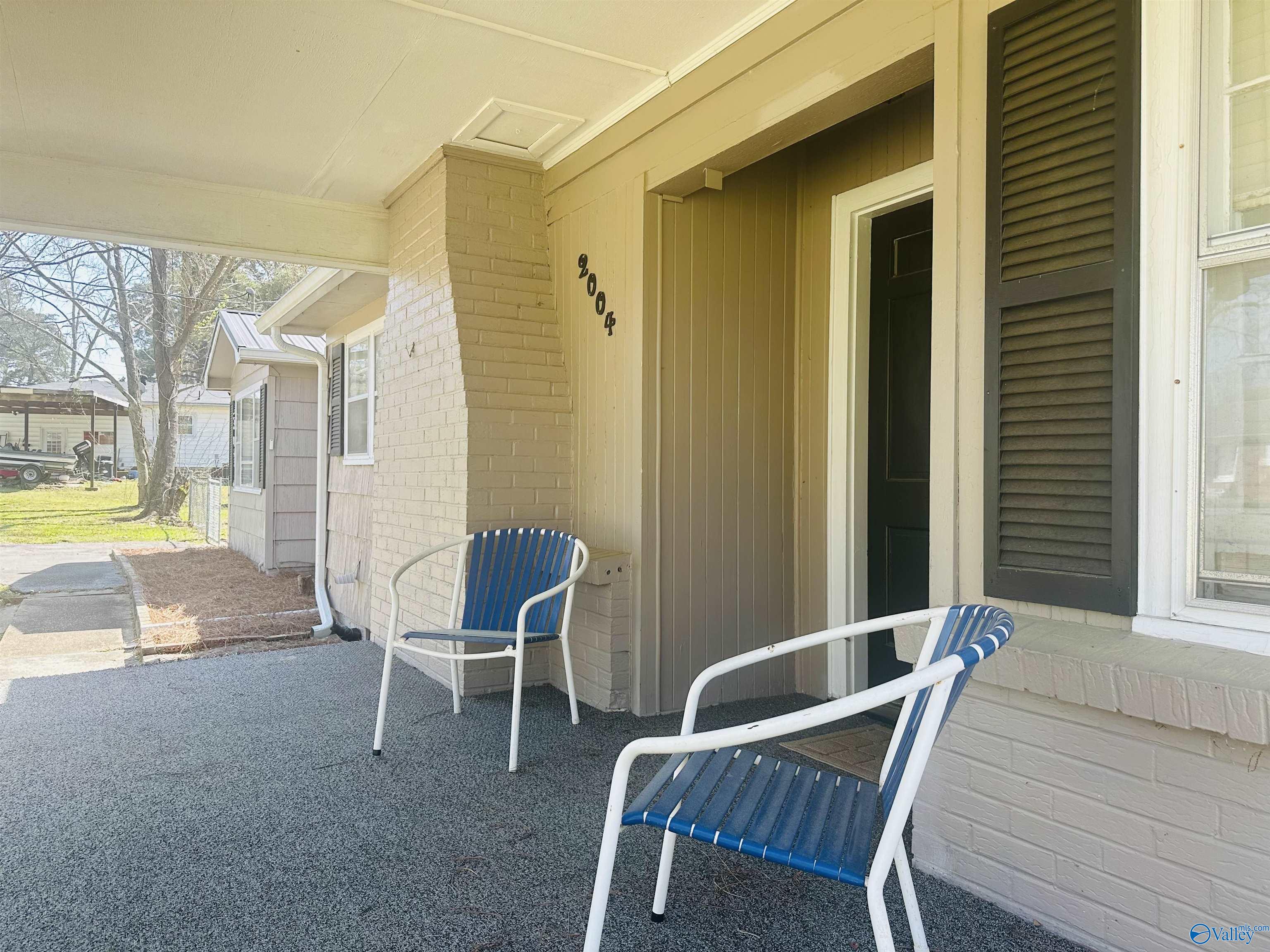2004 Lookout Street