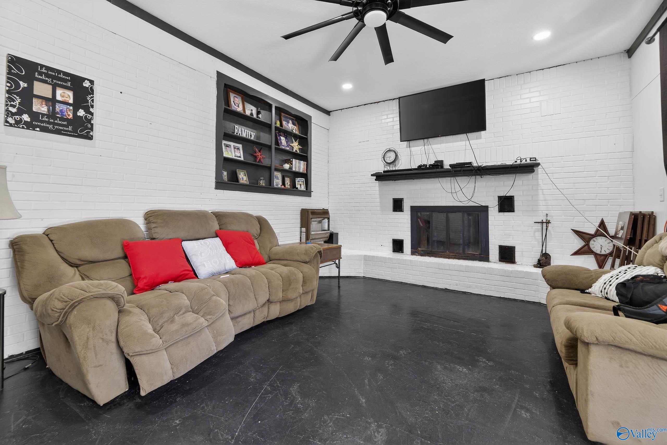 4194 Croft Ferry Road E