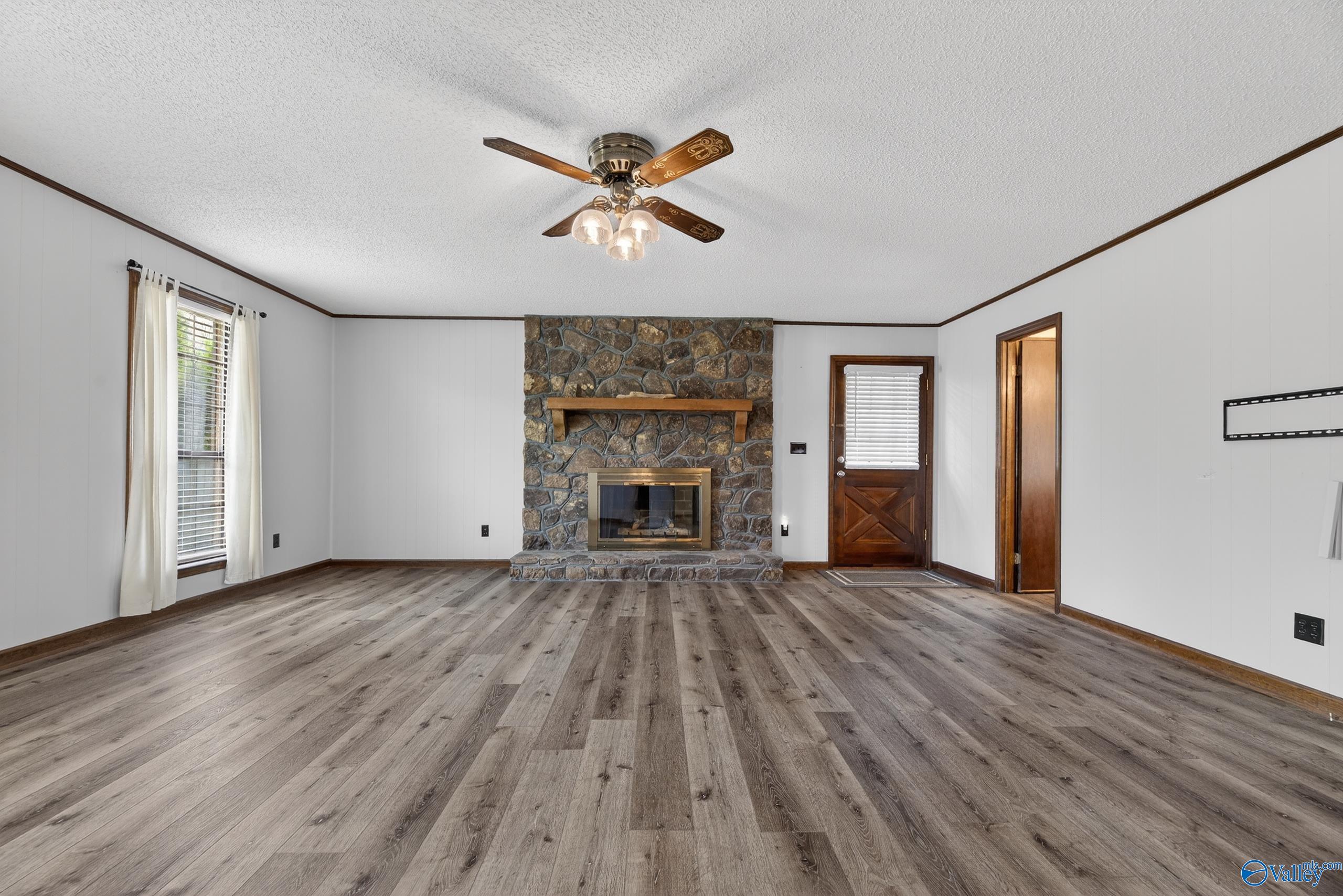 925 Valley Drive
