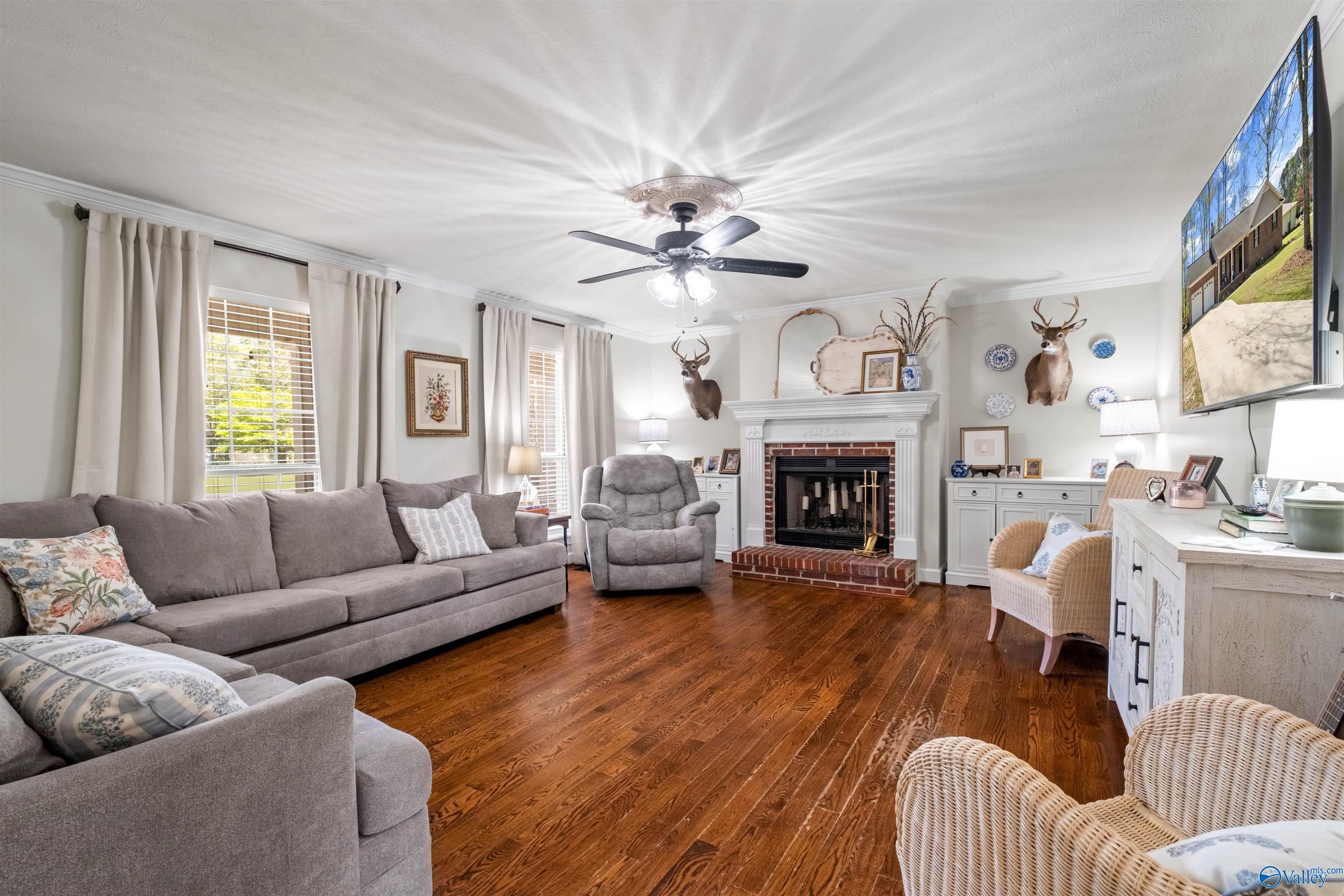 2075 Jane Lane