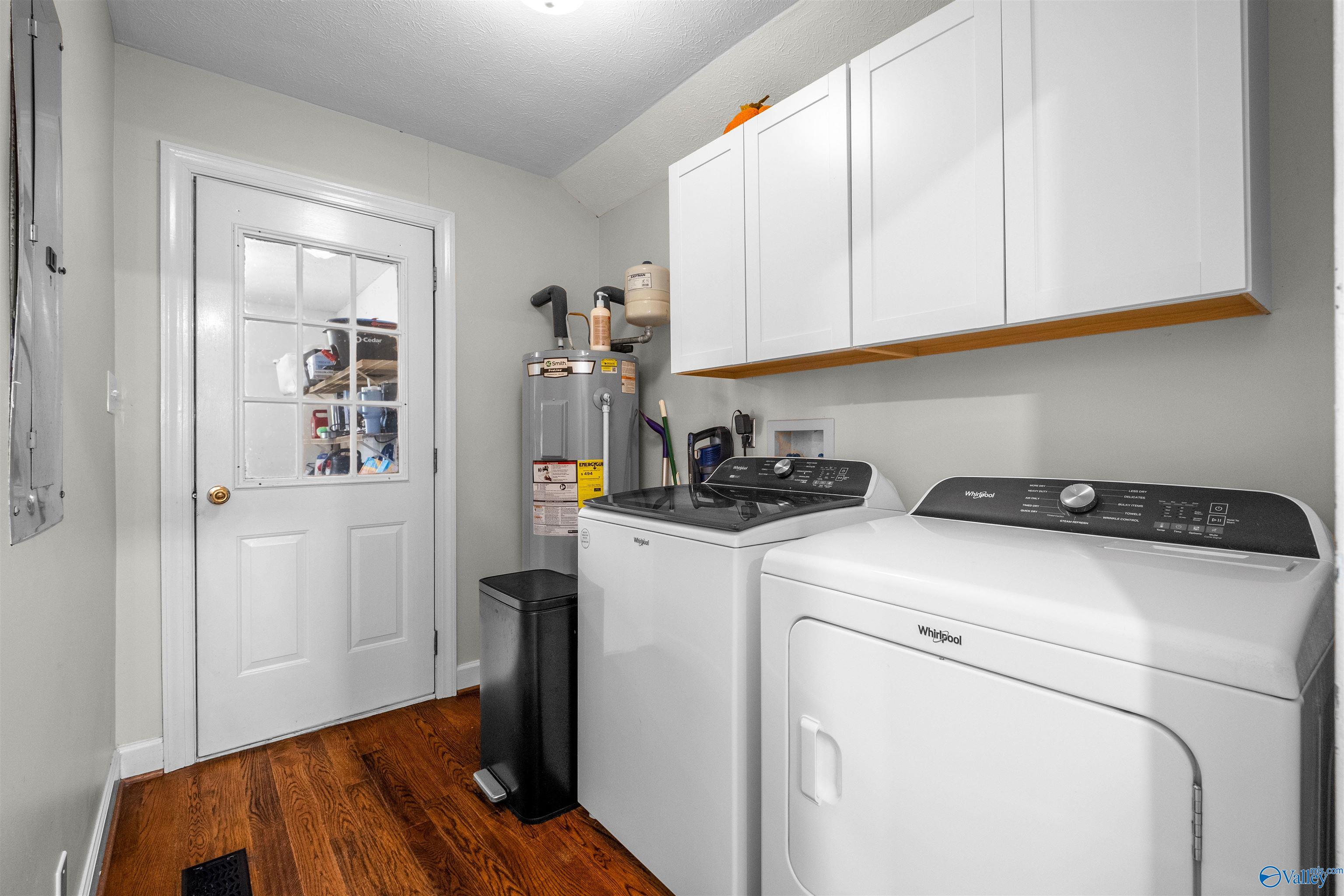2075 Jane Lane