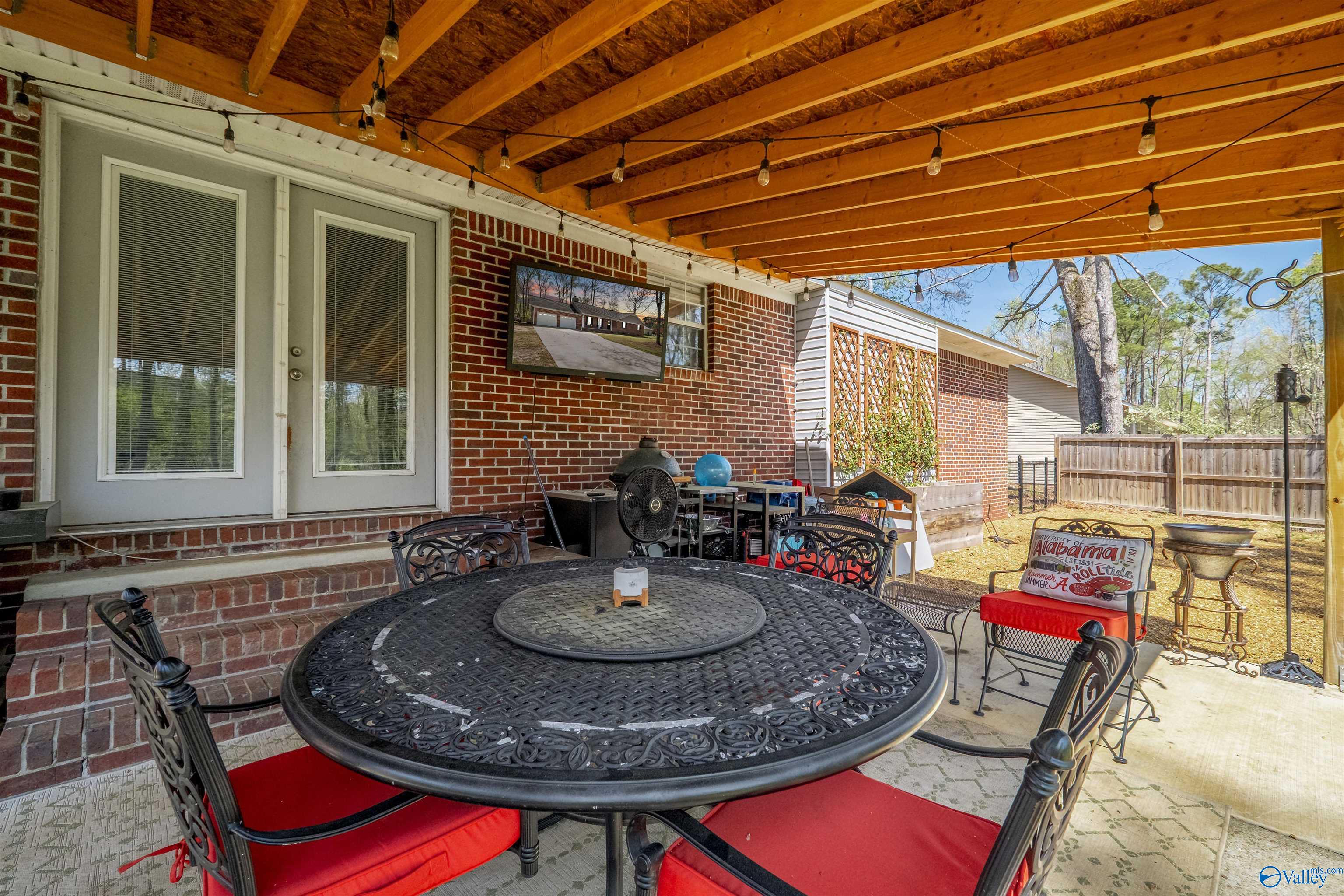 2075 Jane Lane