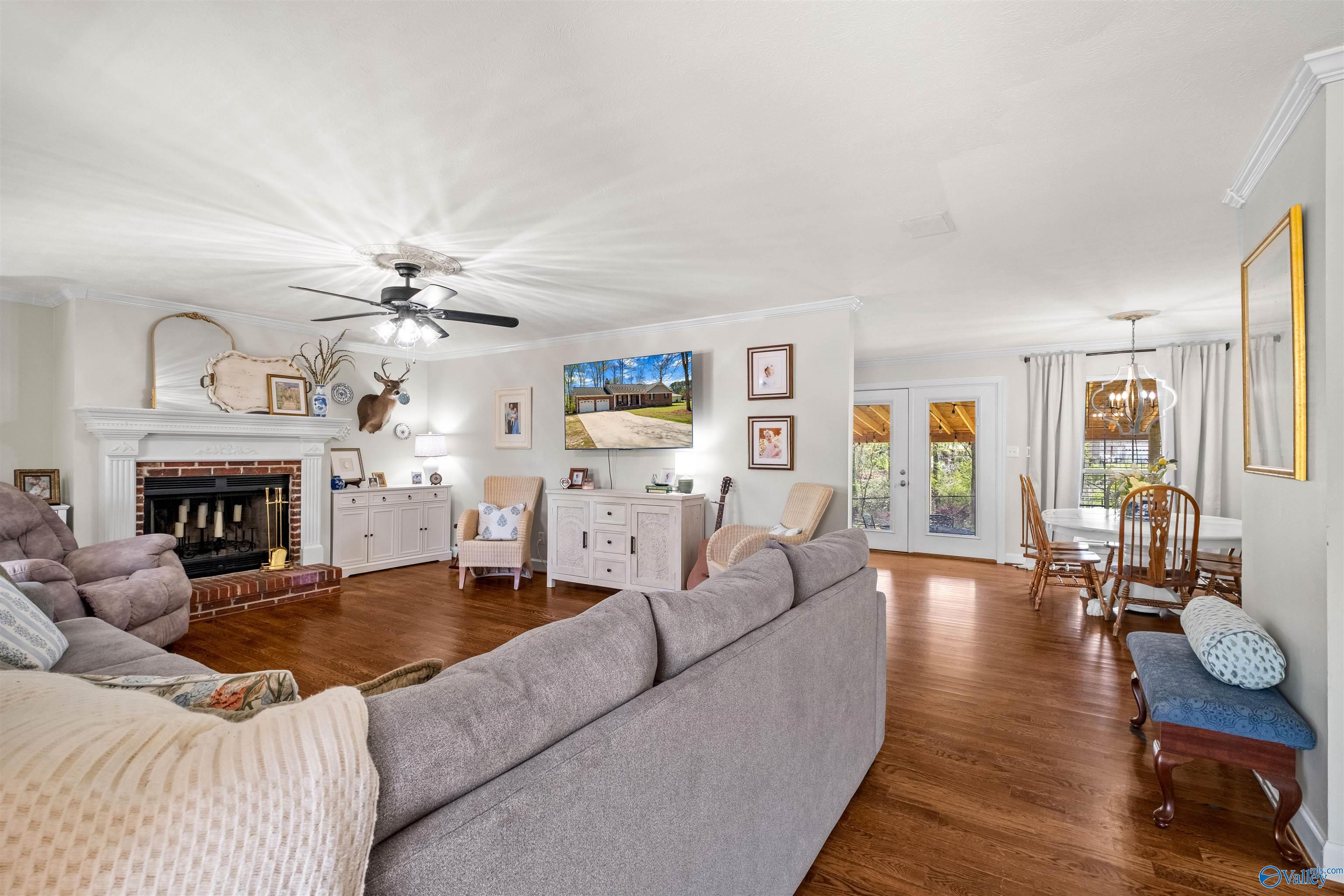 2075 Jane Lane