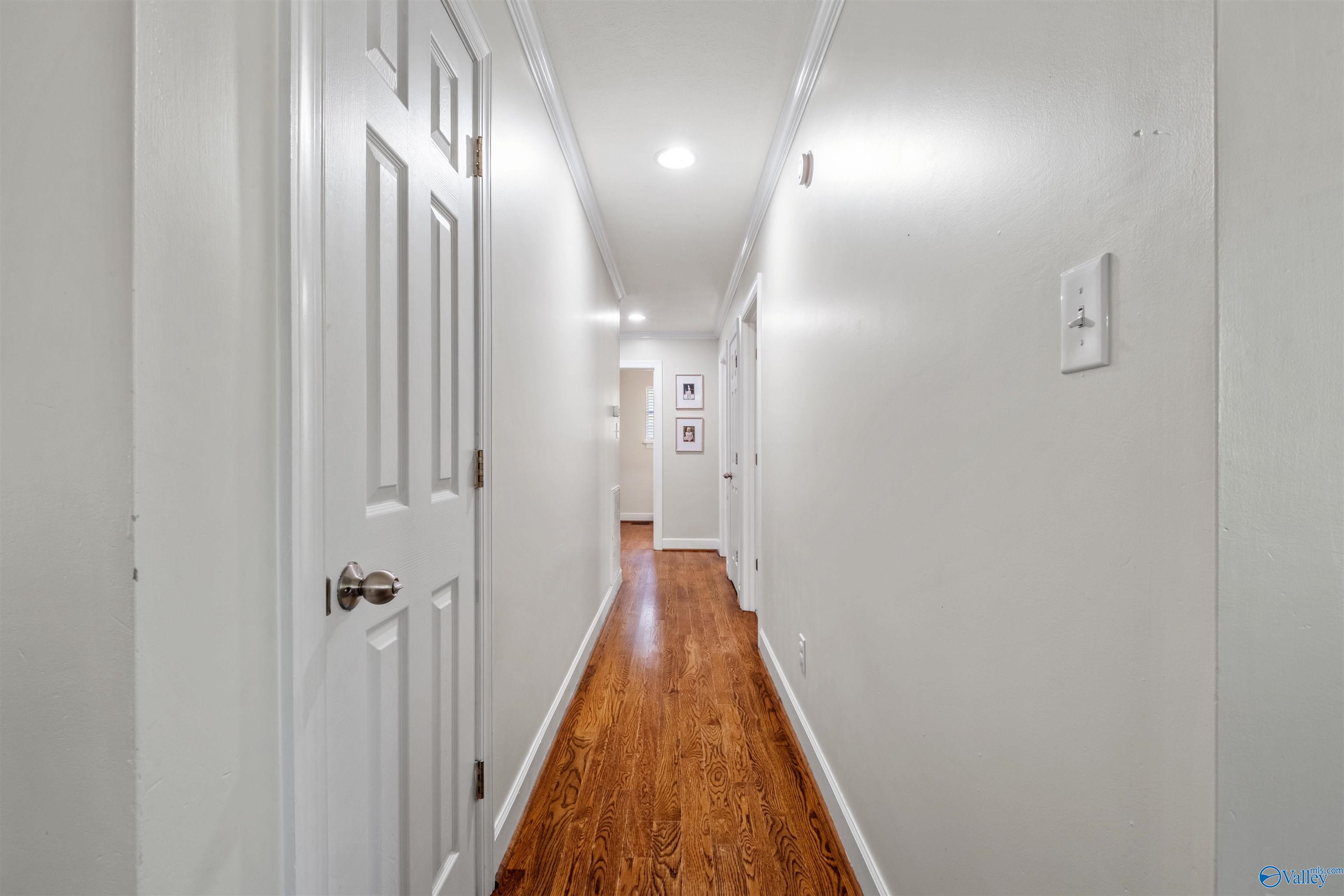2075 Jane Lane