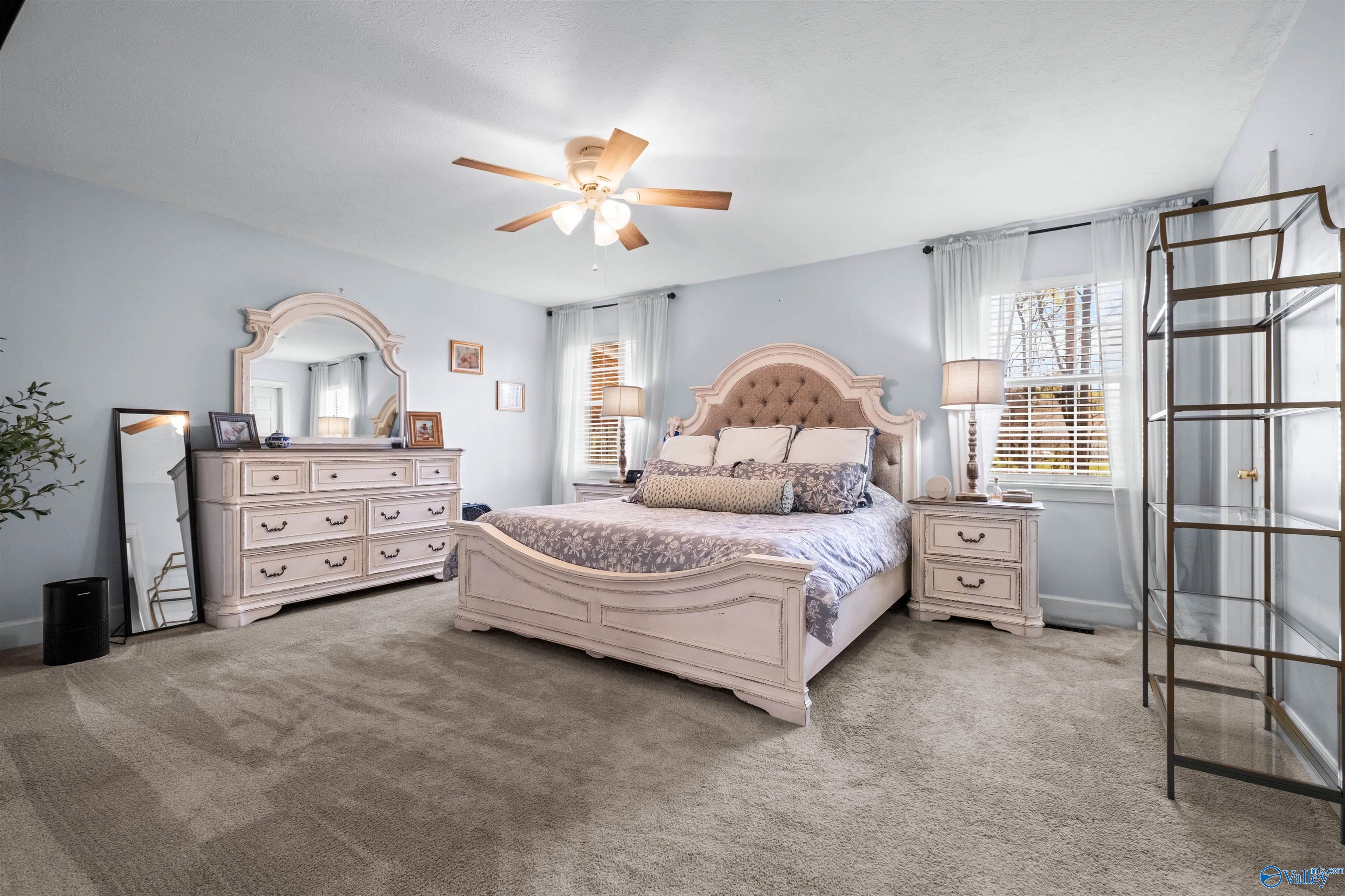 2075 Jane Lane
