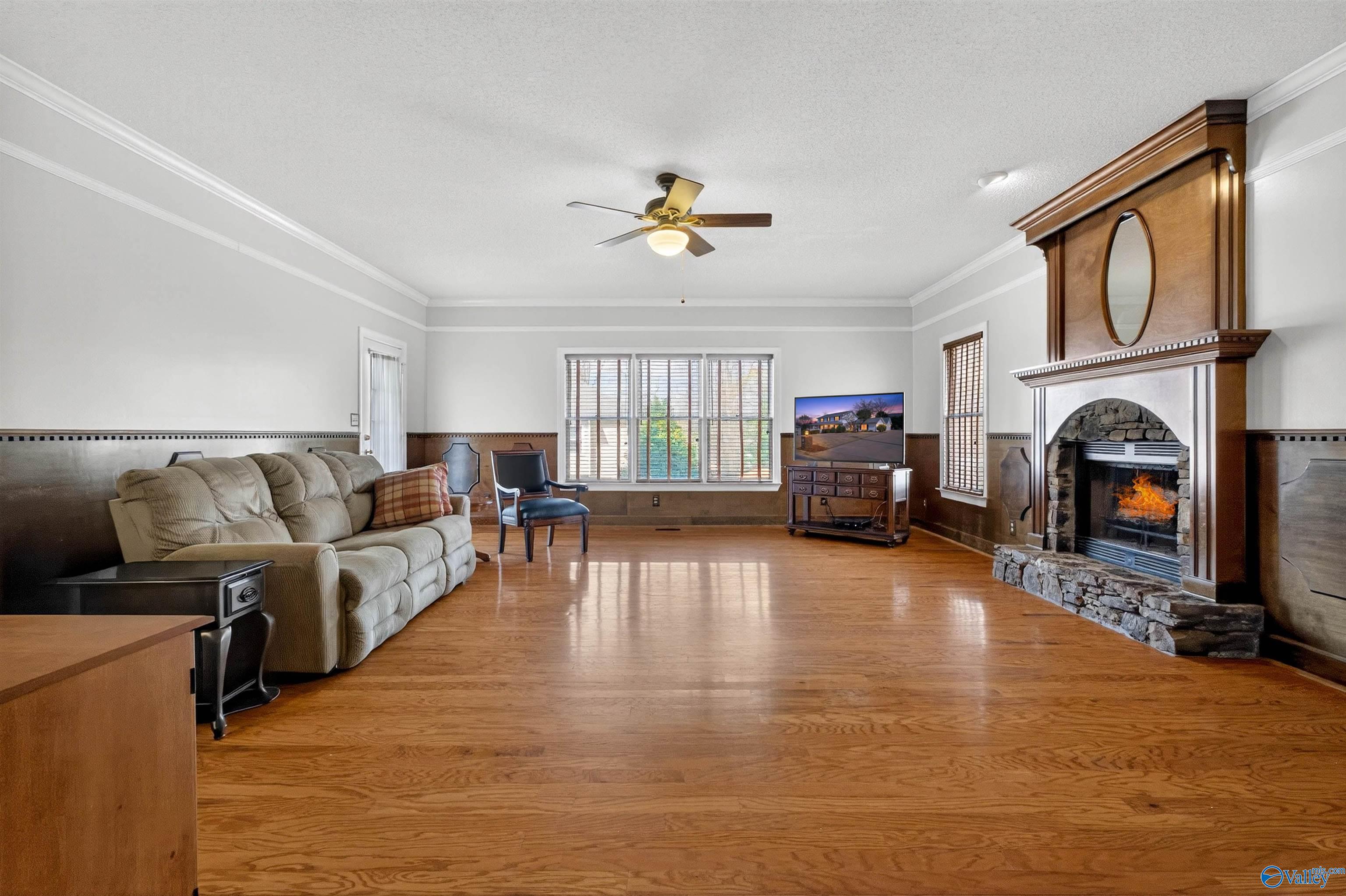 308 Mayfield Lane NE