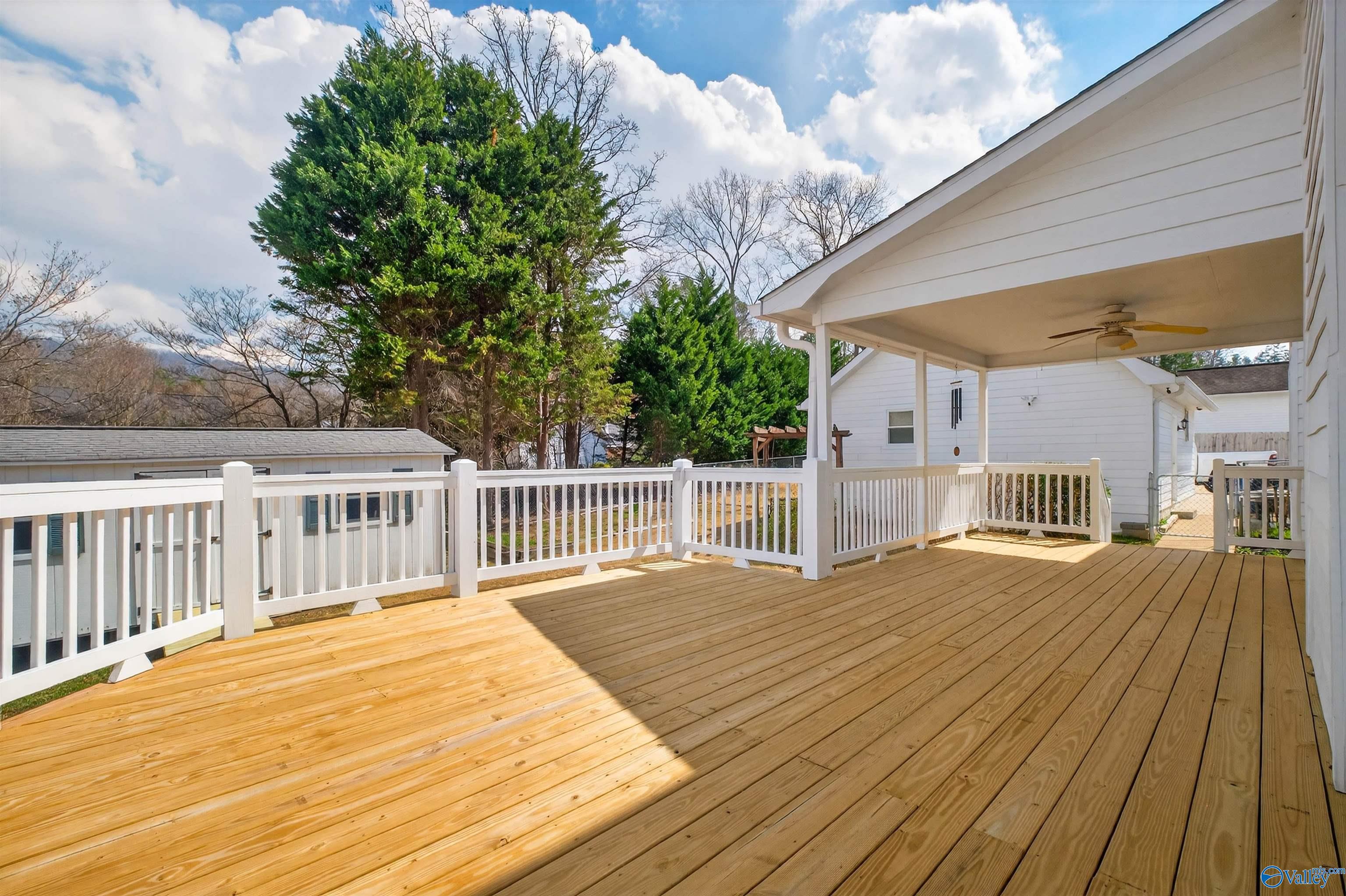 308 Mayfield Lane NE