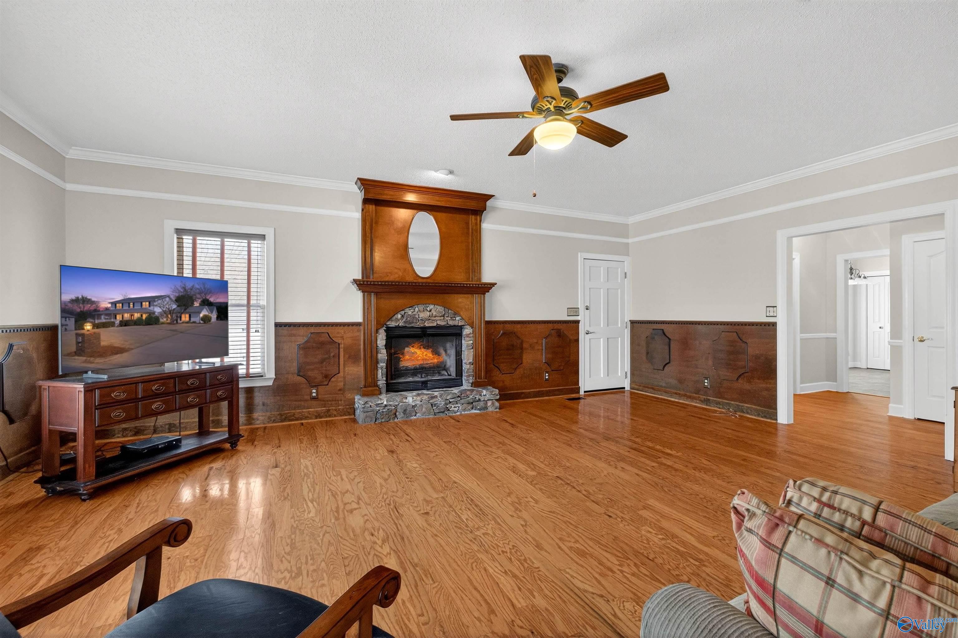 308 Mayfield Lane NE