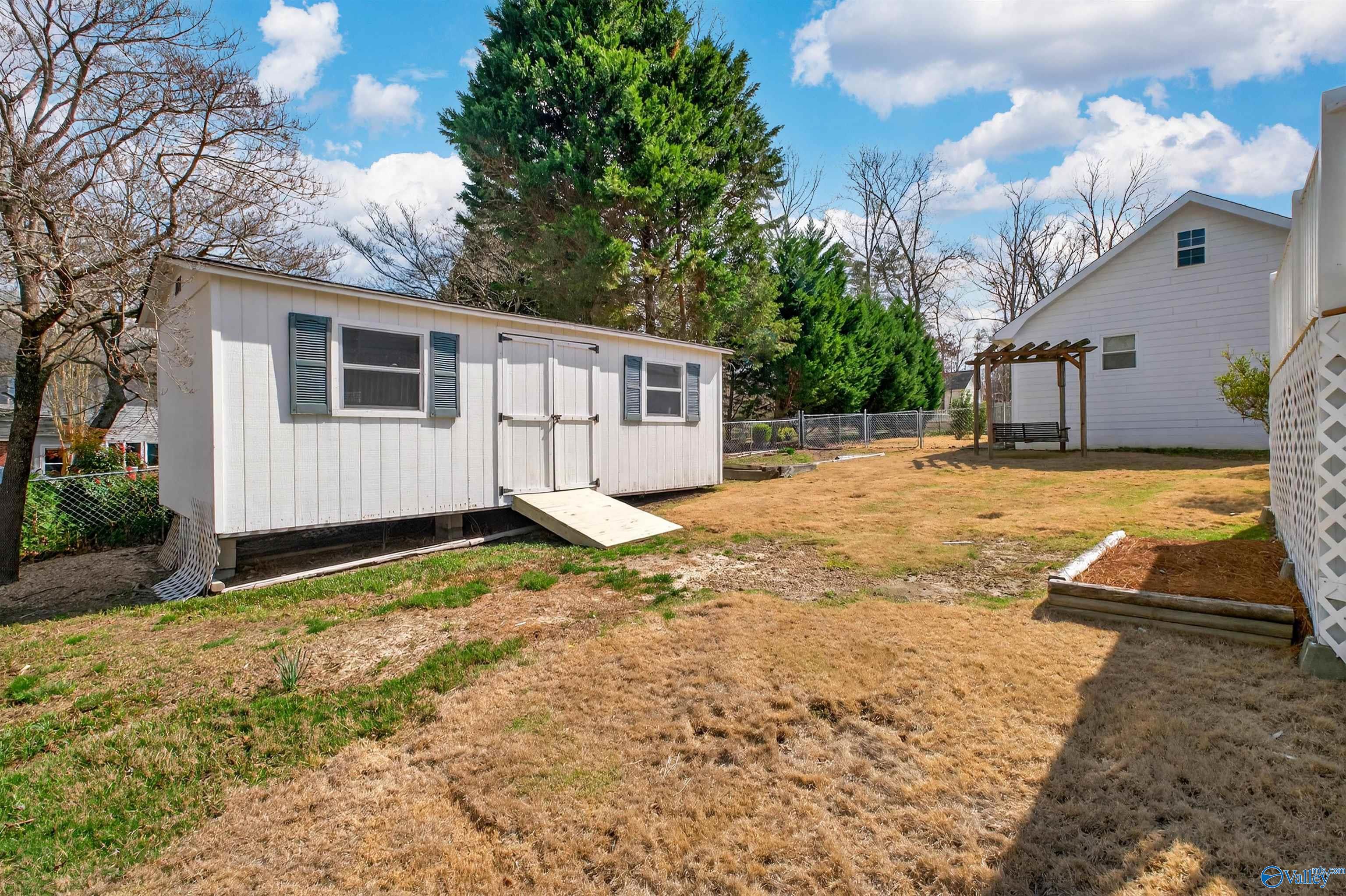 308 Mayfield Lane NE