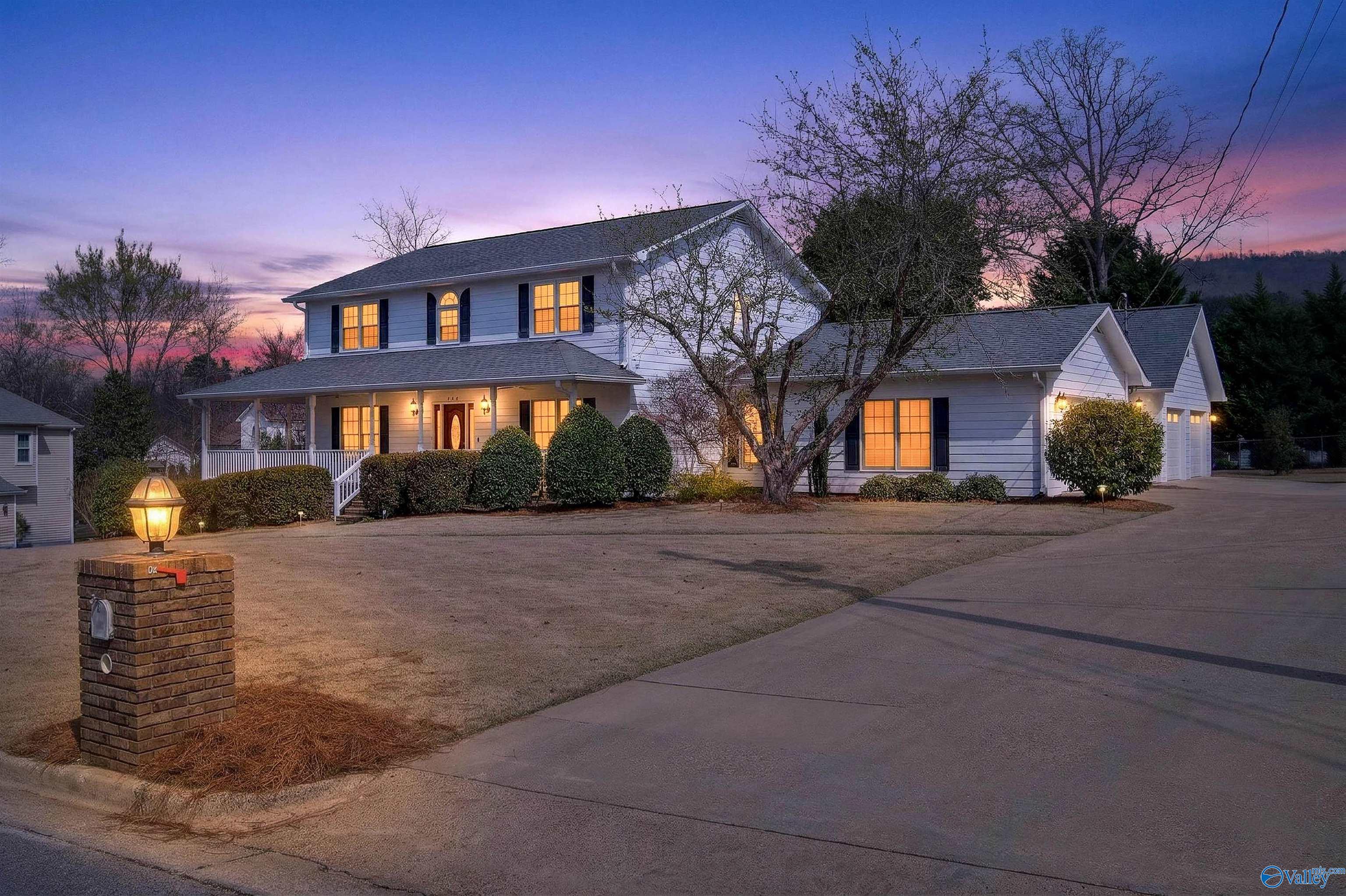 308 Mayfield Lane NE