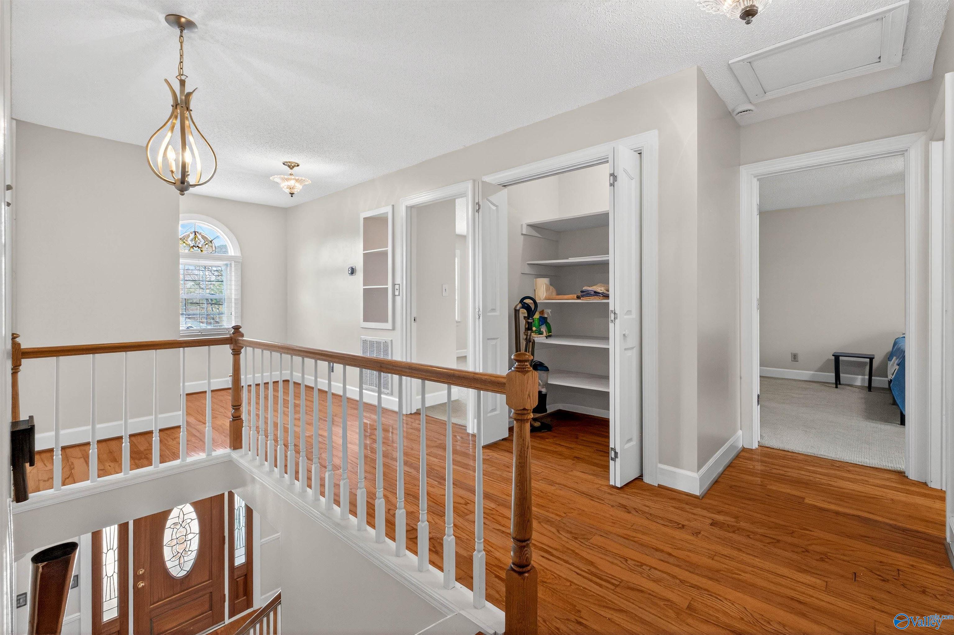 308 Mayfield Lane NE