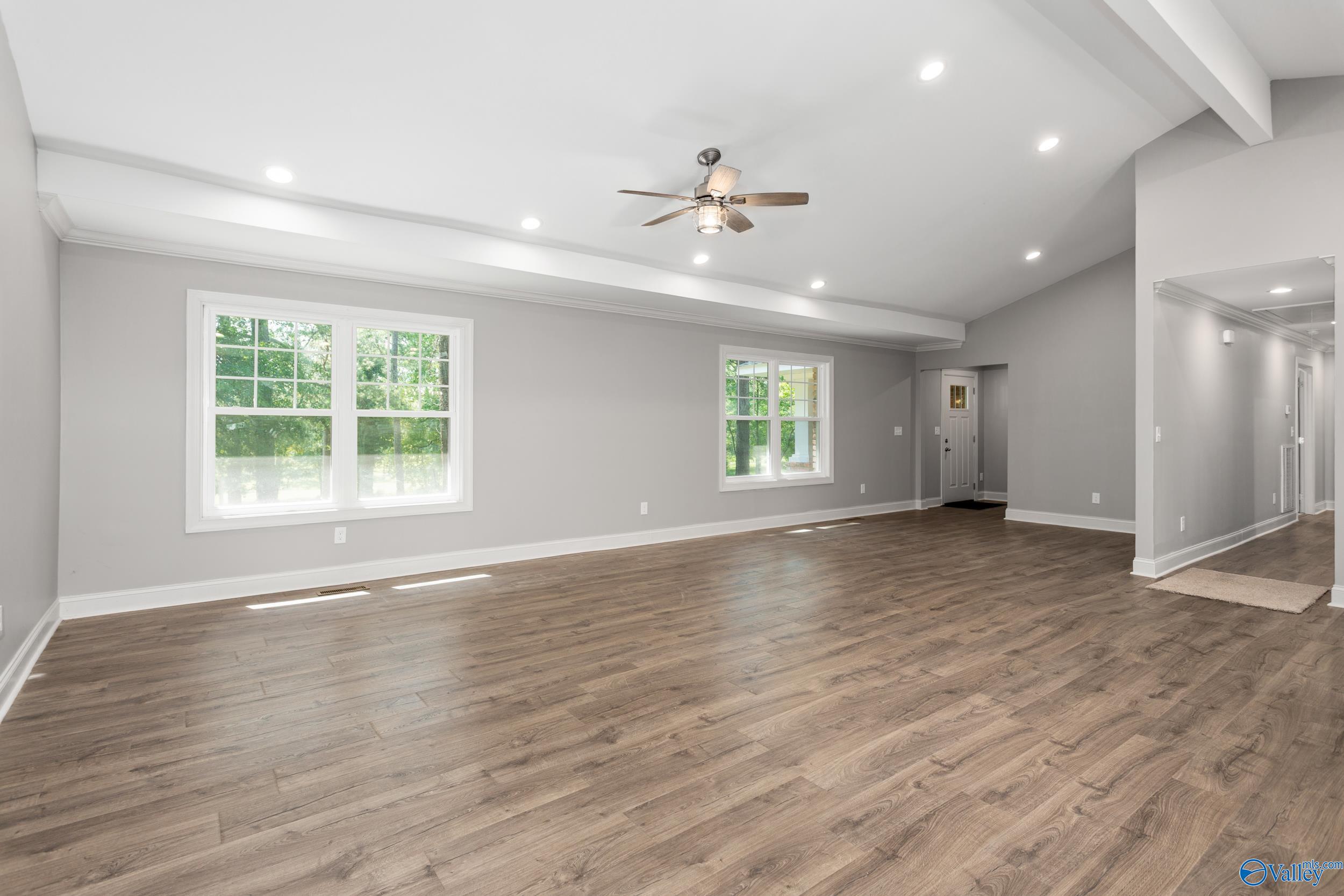 2810 Mountain View Drive