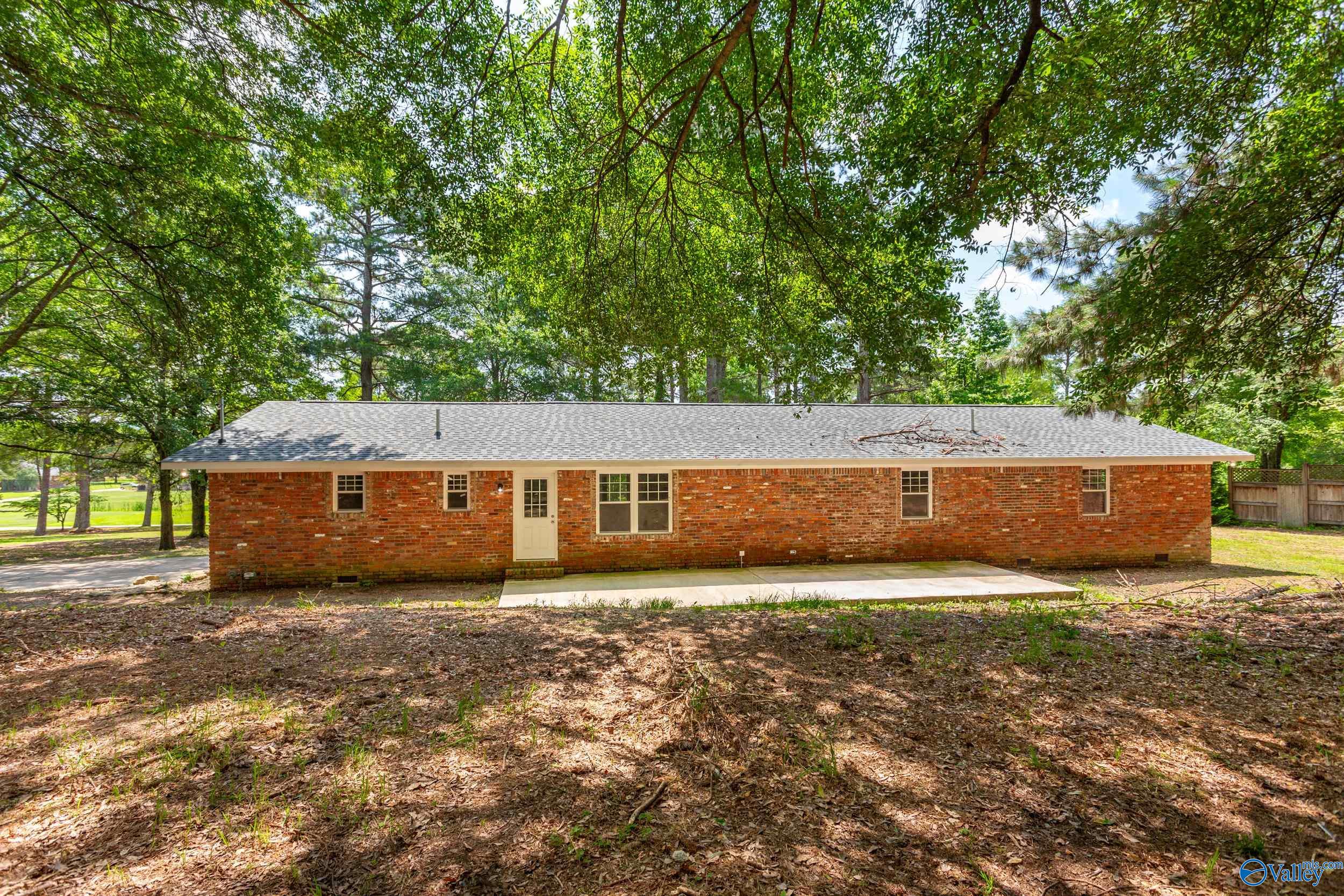 2810 Mountain View Drive