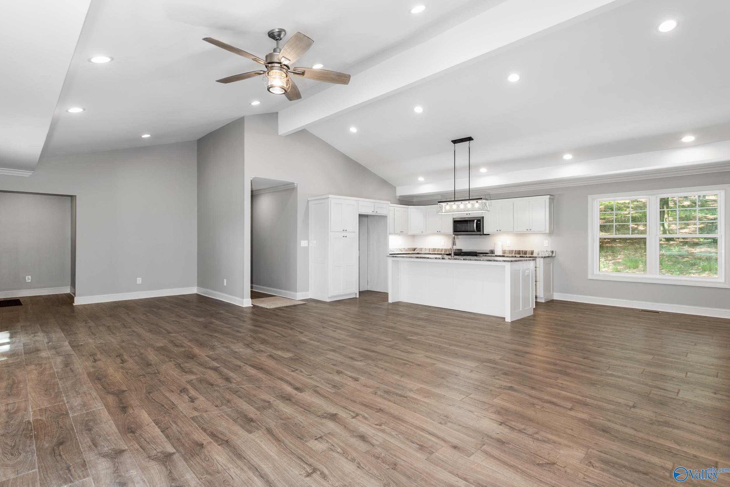 2810 Mountain View Drive