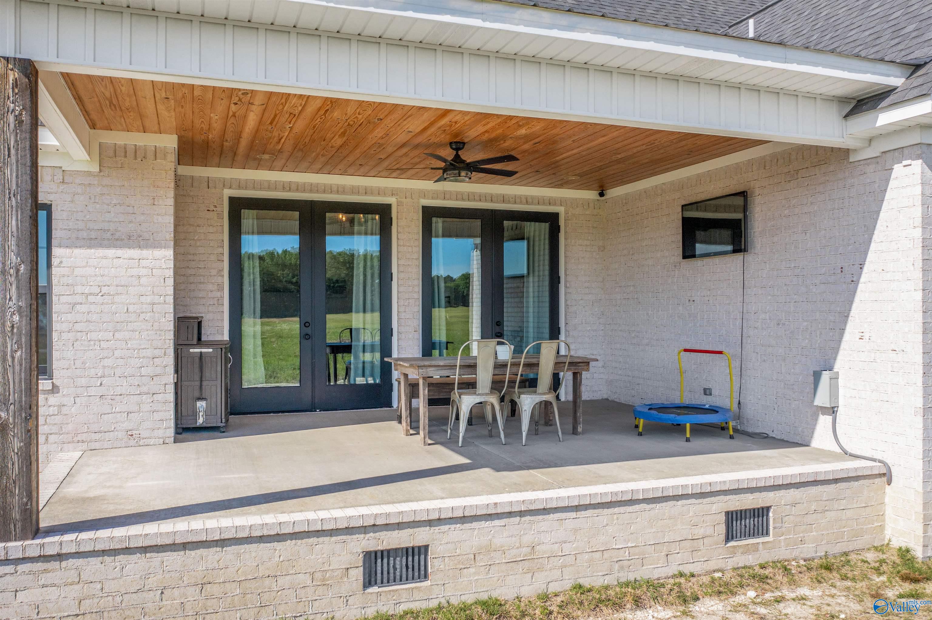 135 Caldwell Trail