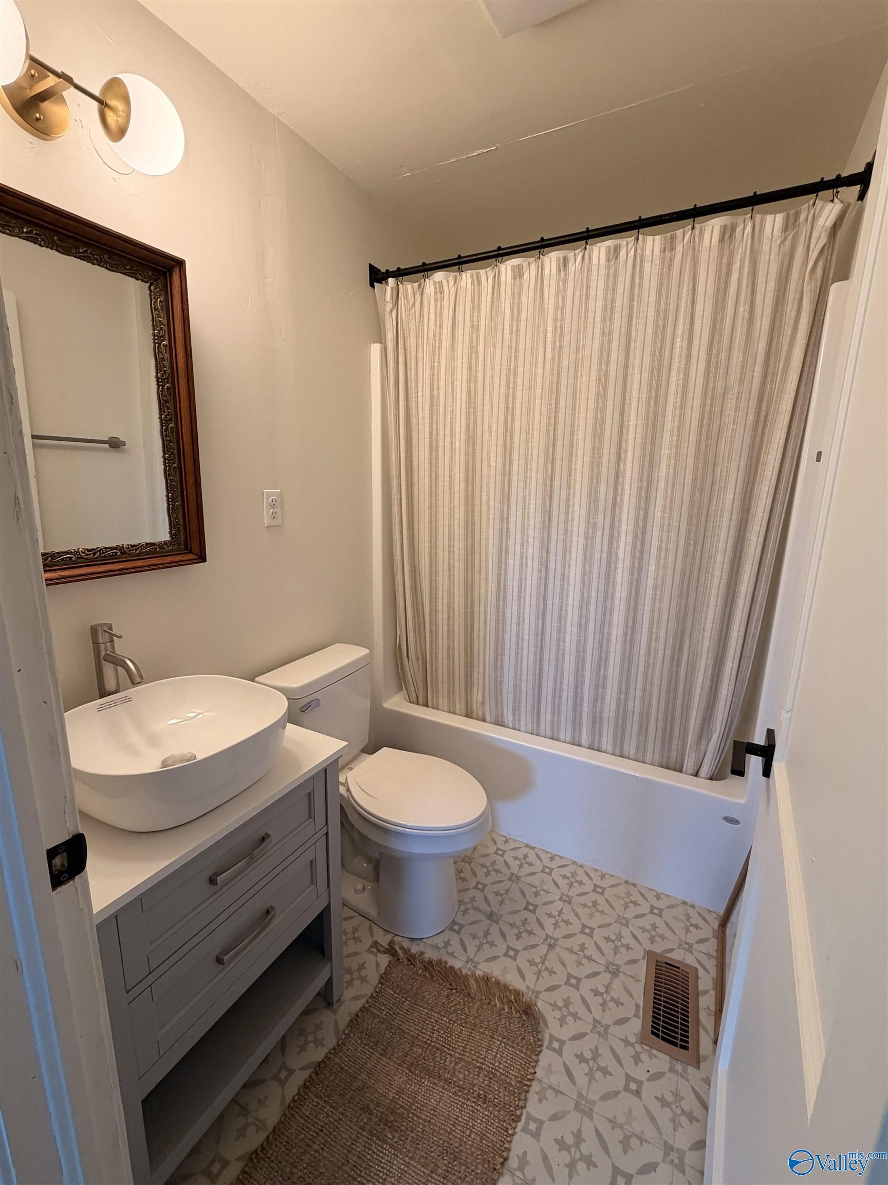 202 Ward Circle