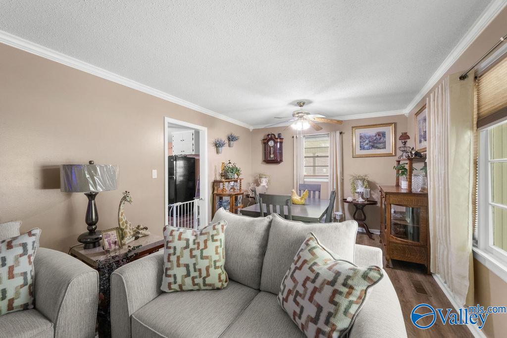 2417 Sunset Strip