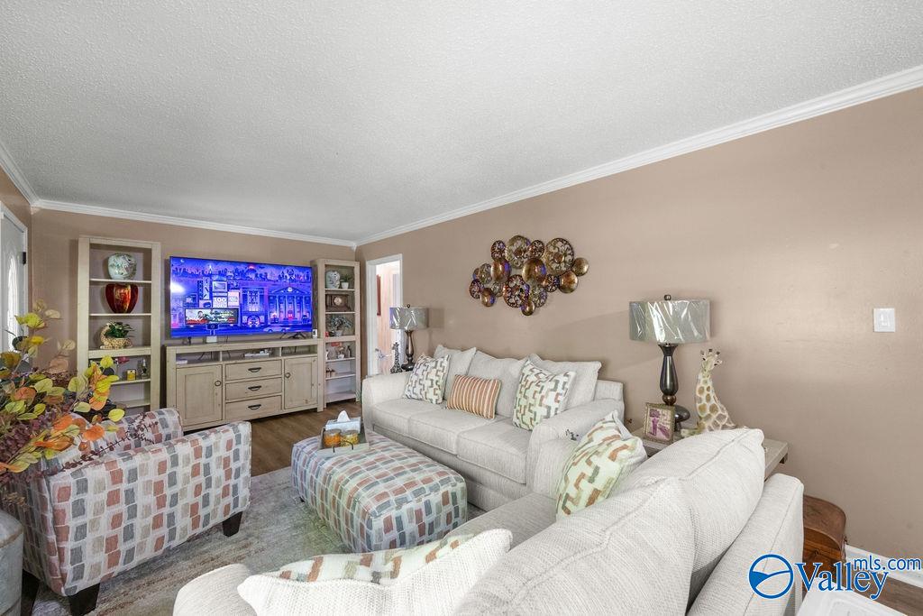 2417 Sunset Strip