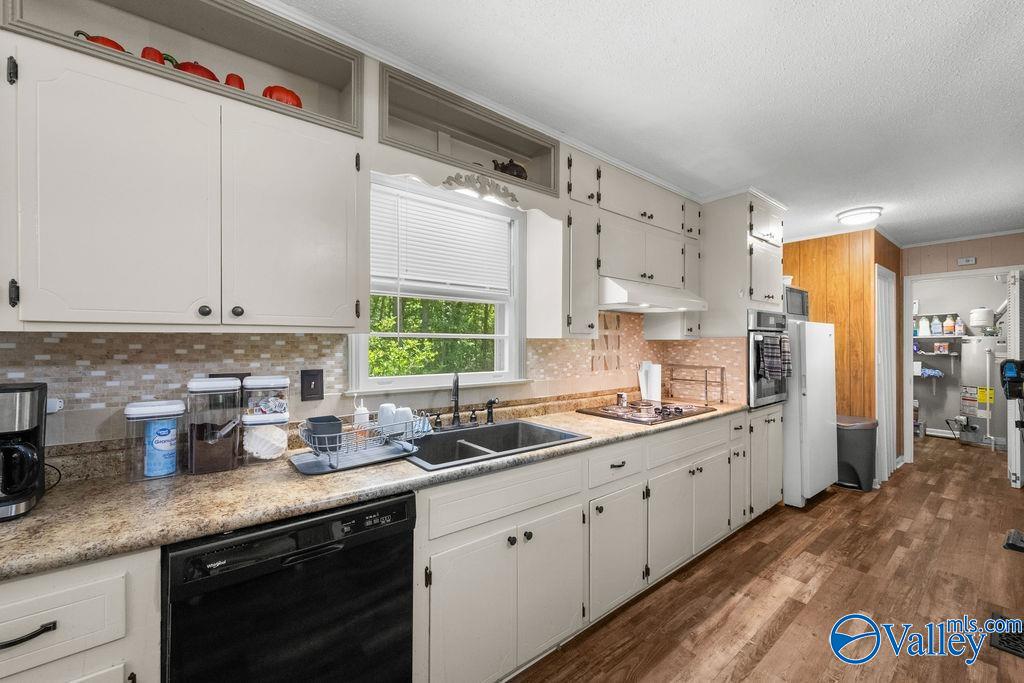 2417 Sunset Strip