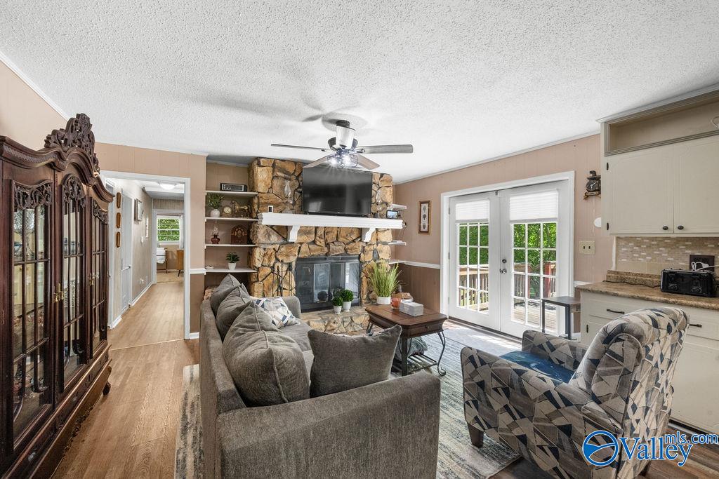 2417 Sunset Strip