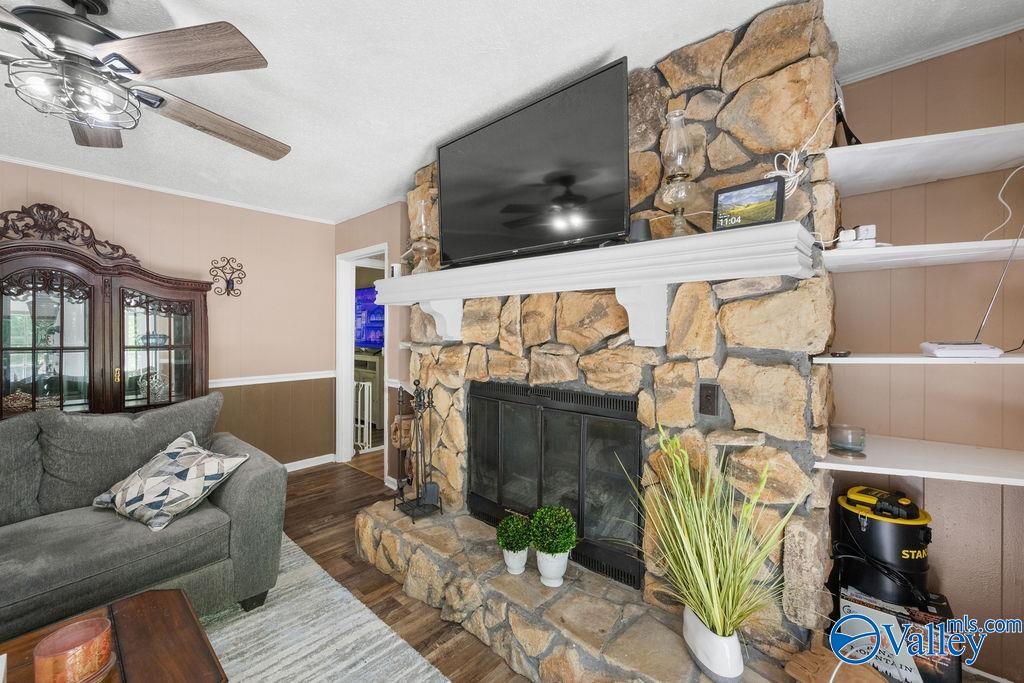 2417 Sunset Strip