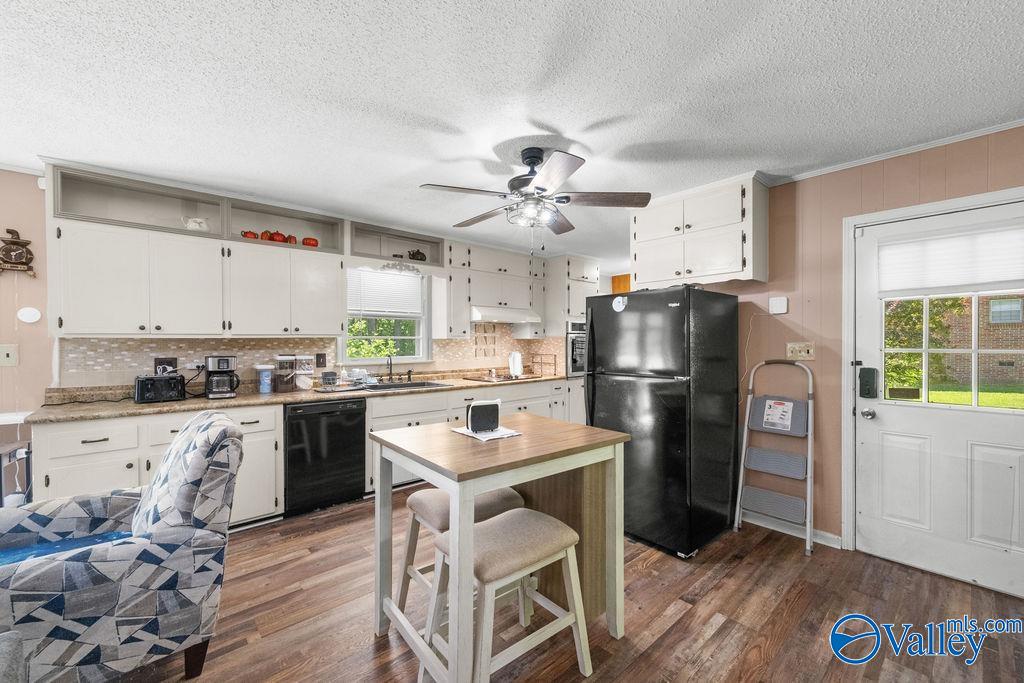 2417 Sunset Strip