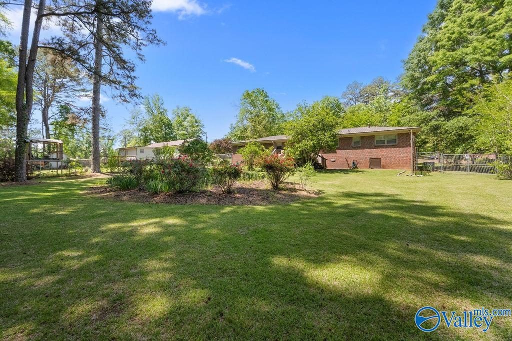 2417 Sunset Strip