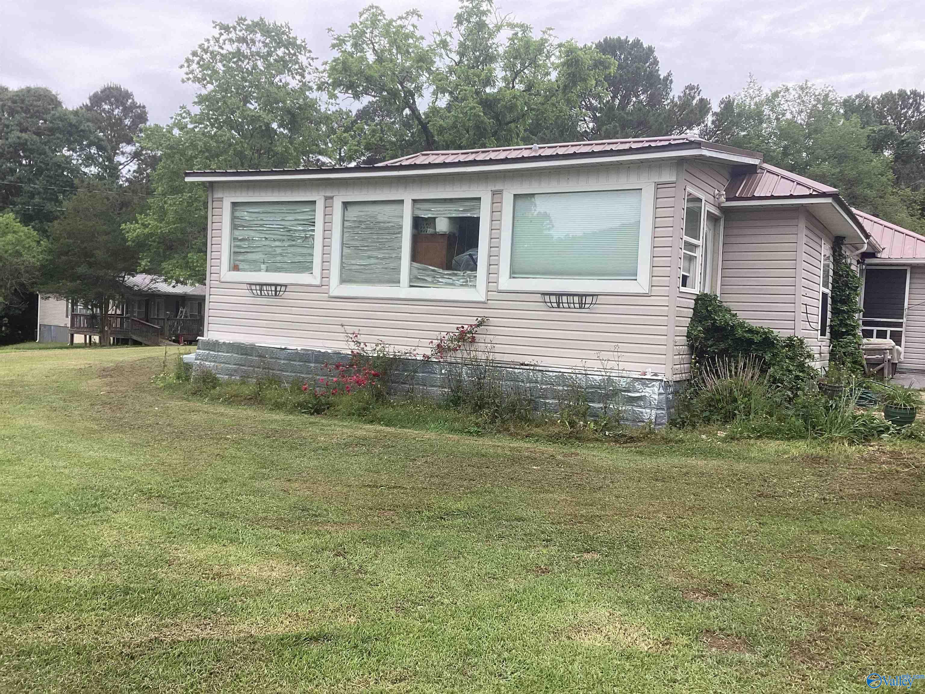 1402 Green Valley Road