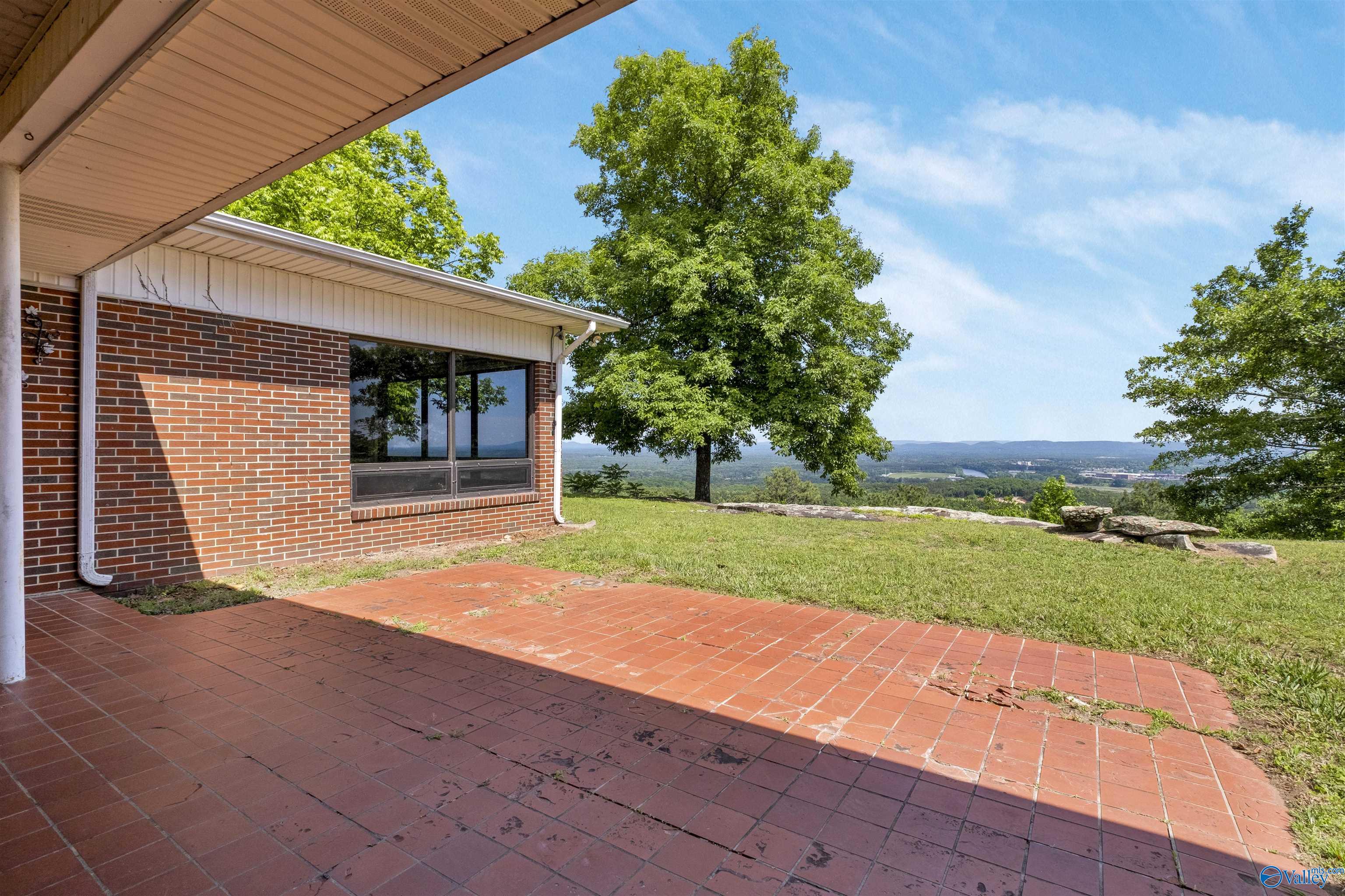 1131 Bellevue Drive